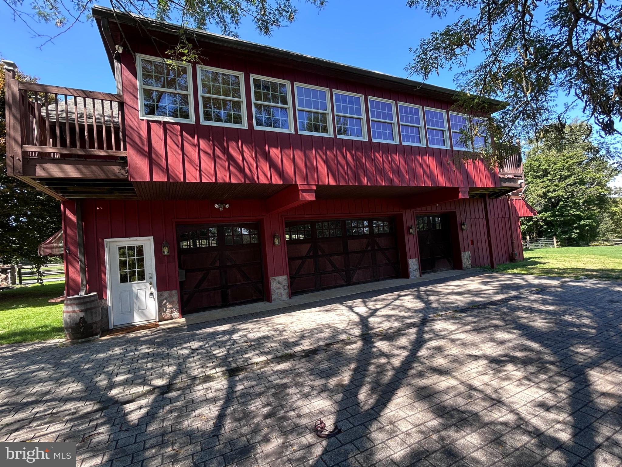 1120 CLOVER LANE