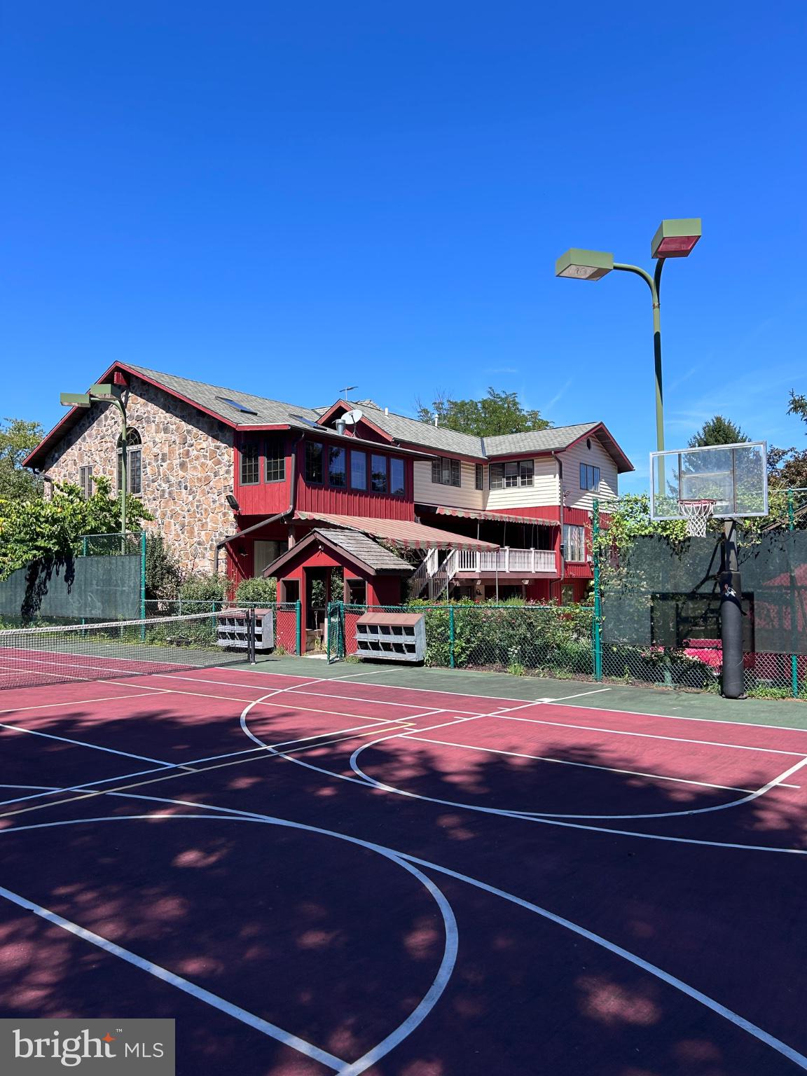 1120 CLOVER LANE