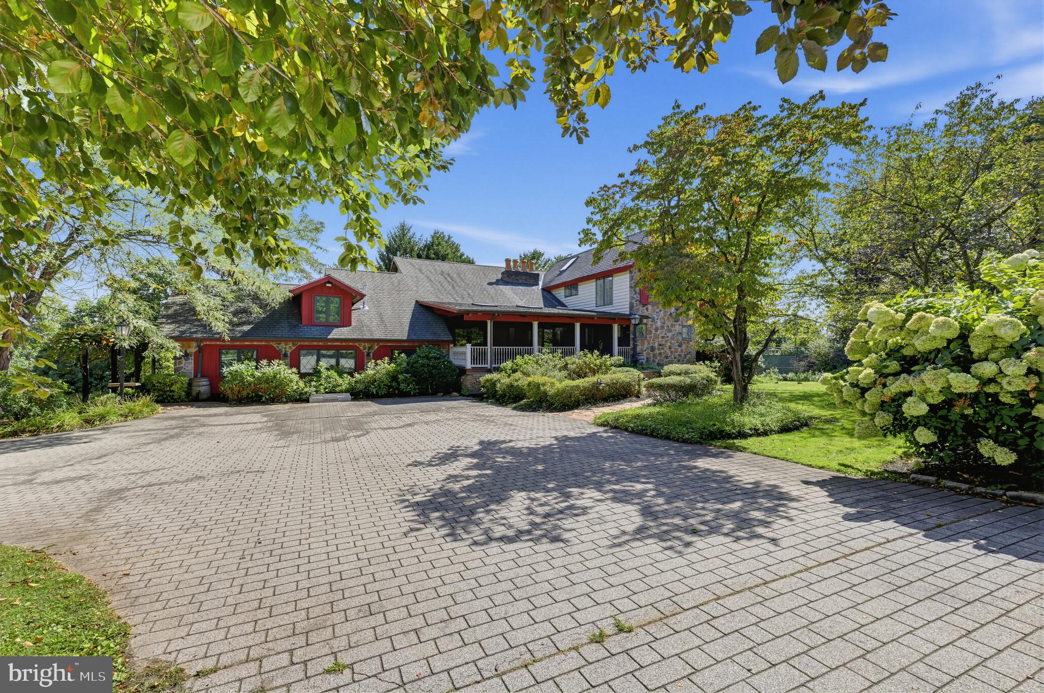 1120 CLOVER LANE