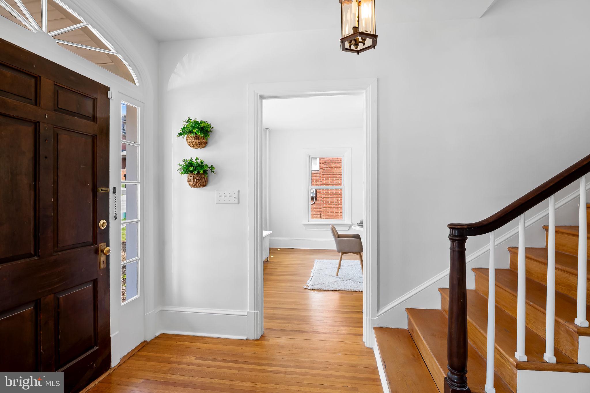 82 W GREEN STREET