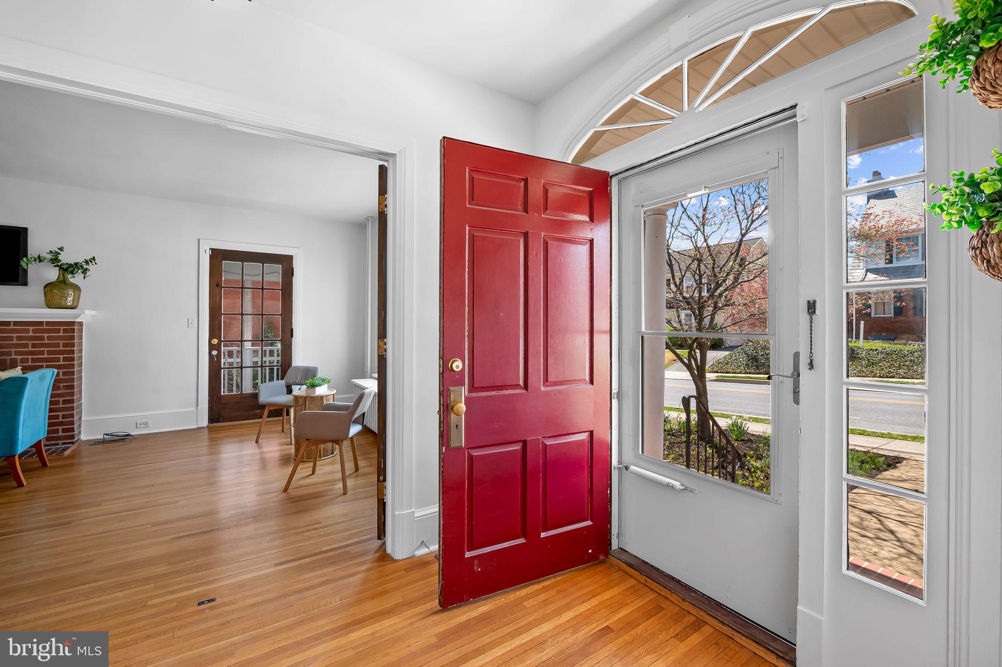 82 W GREEN STREET