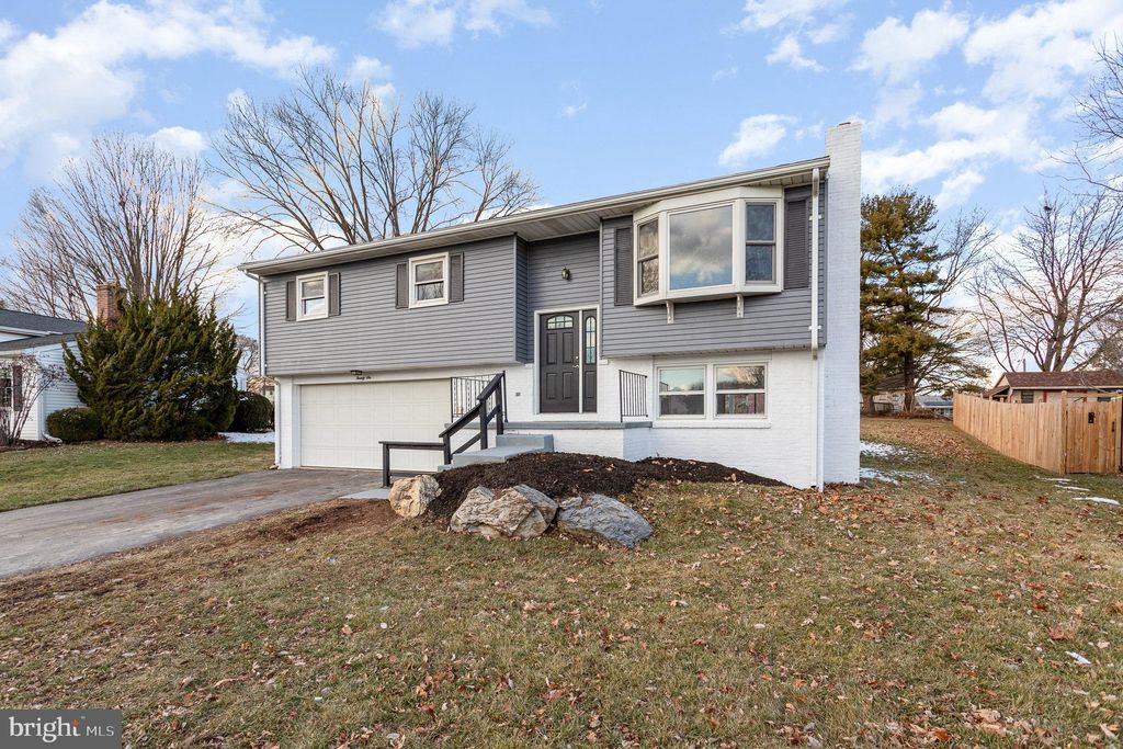 Photo of 26 S Oak Street, LITITZ, PA 17543 (MLS # PALA2063556)