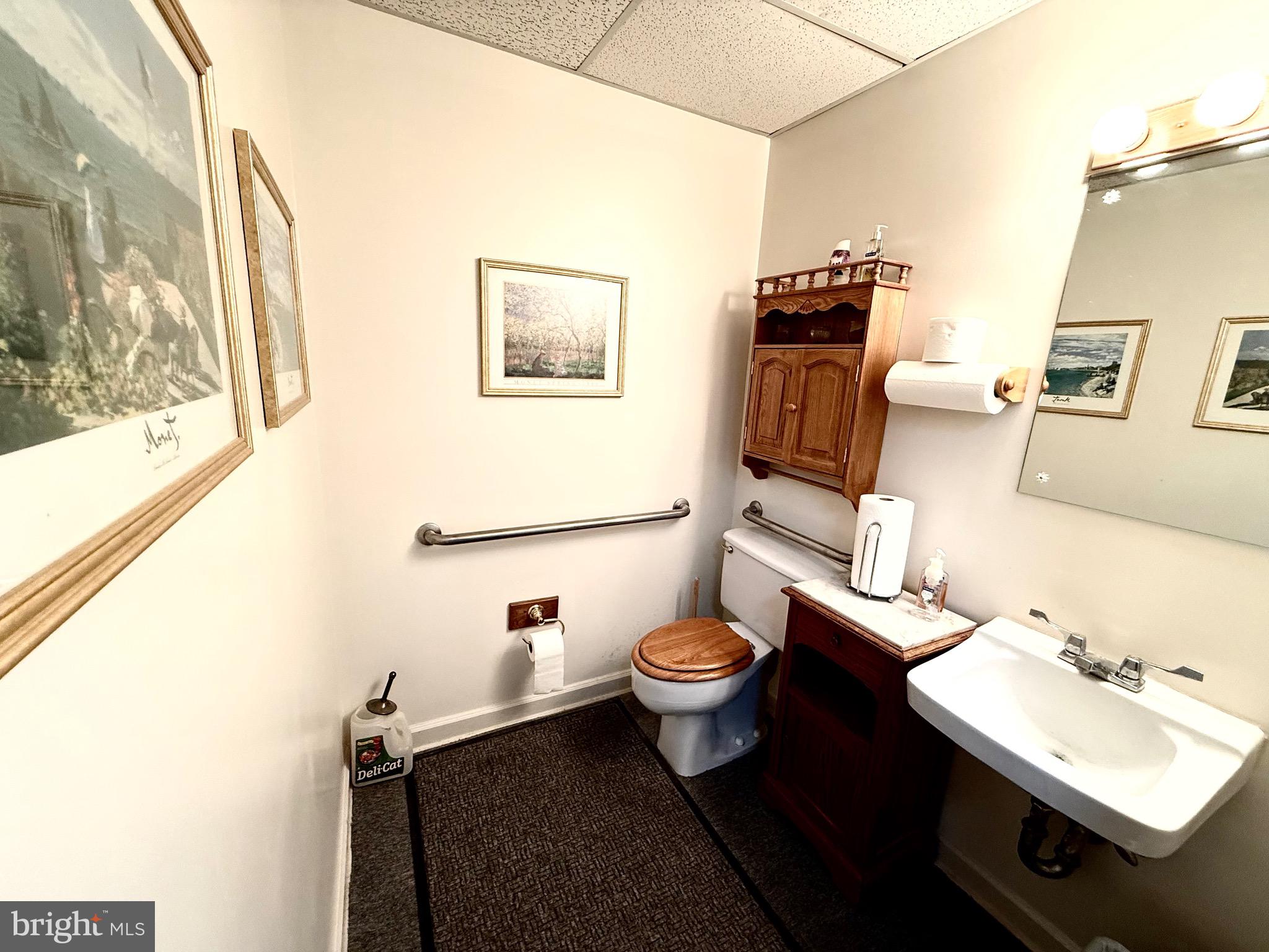 POTOMAC SQUARE - Commercial Lease