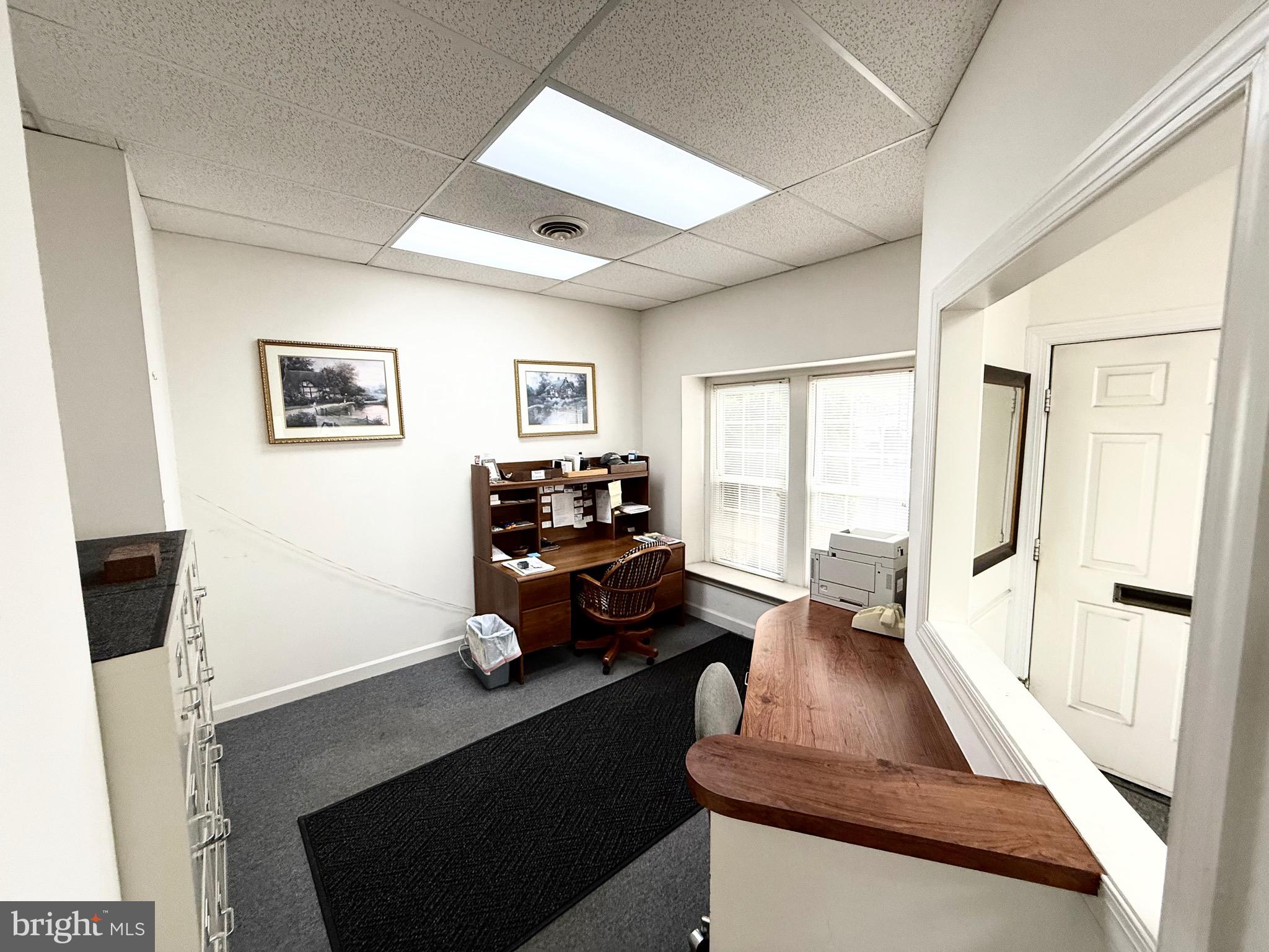 POTOMAC SQUARE - Commercial Lease