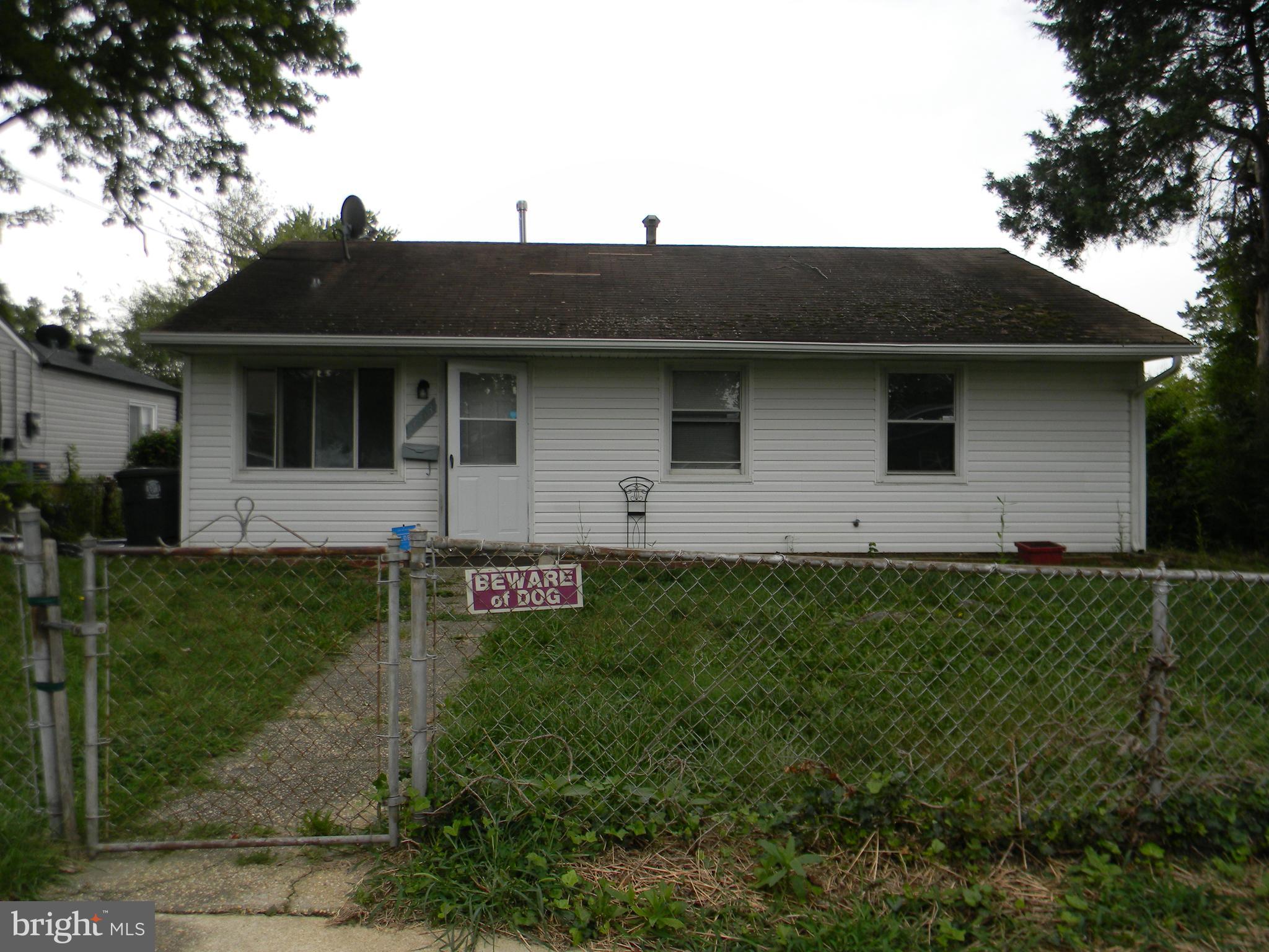 SOUTH LAWN - Residential