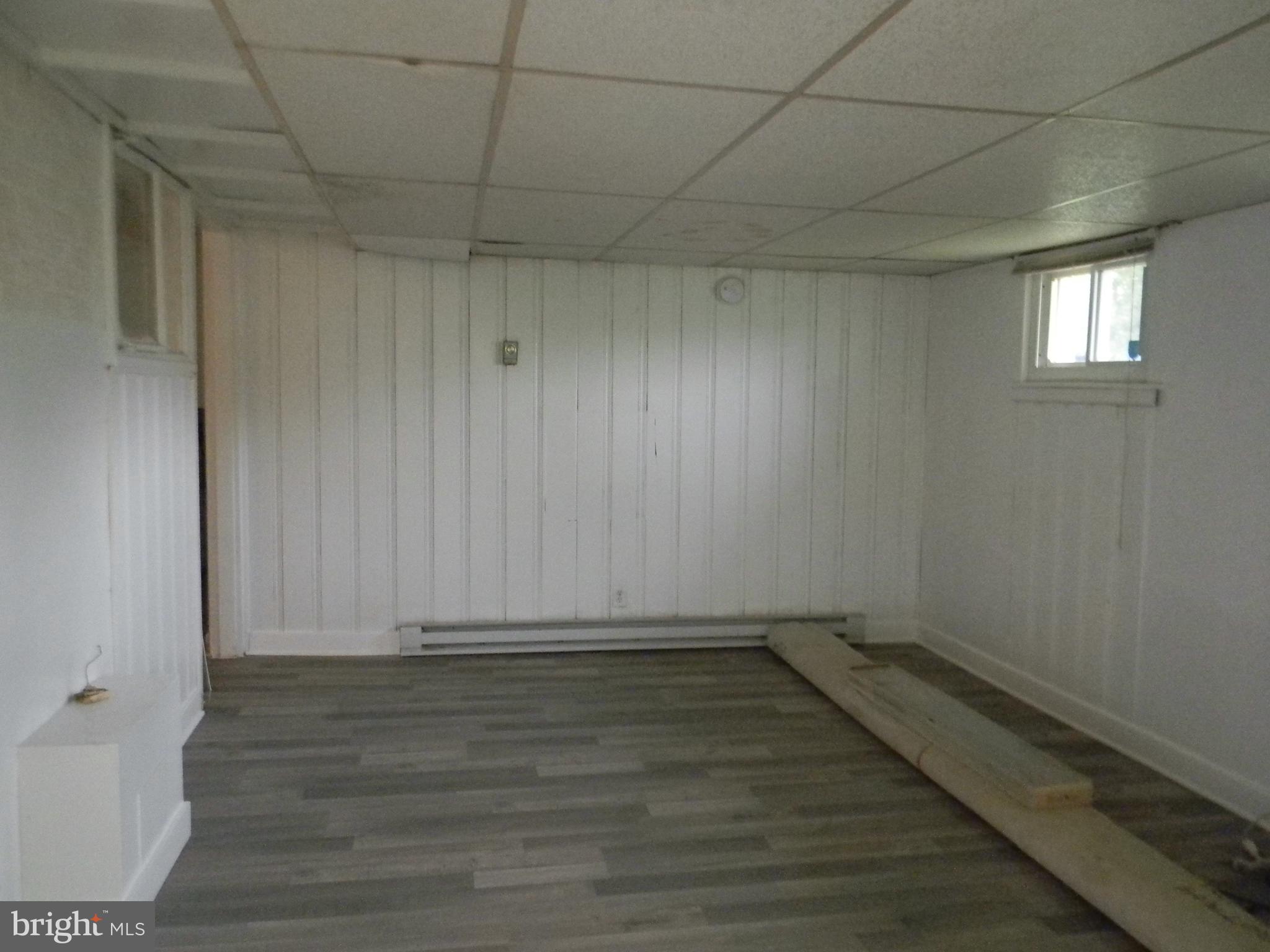 SOUTH LAWN - Residential