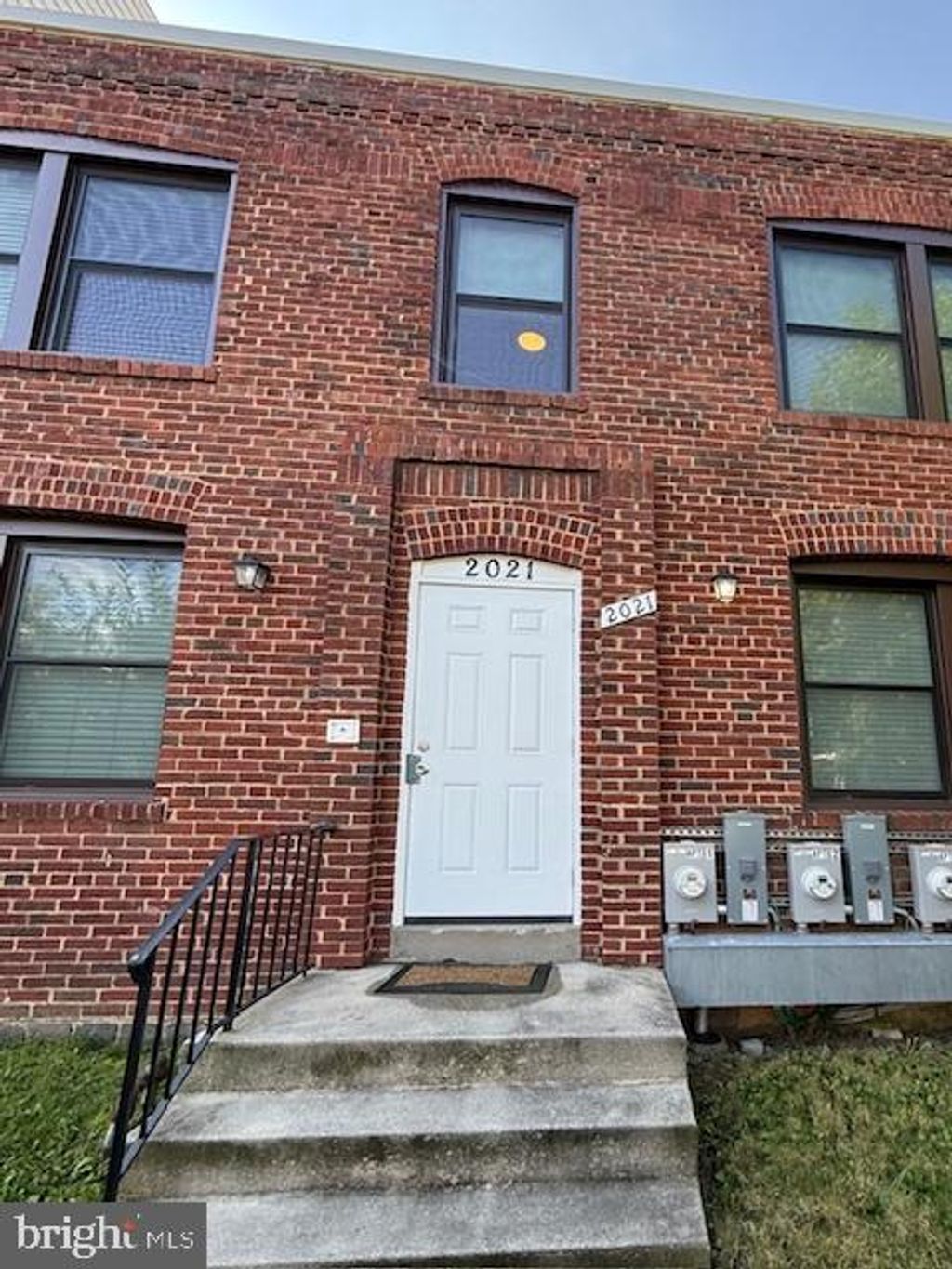 Photo of 2021 E Street NE #4, WASHINGTON, DC 20002 (MLS # DCDC2225862)