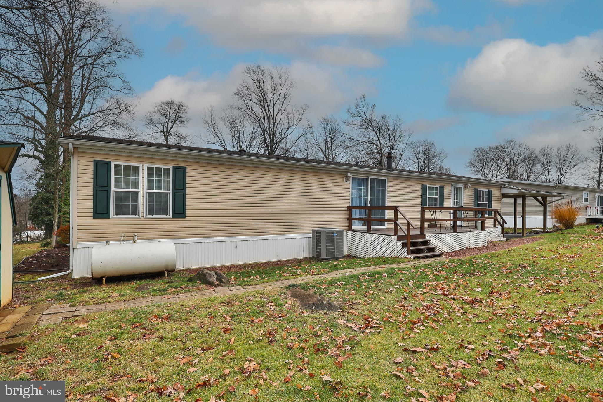 MELODYLAKESCNTRYCLUB - Residential