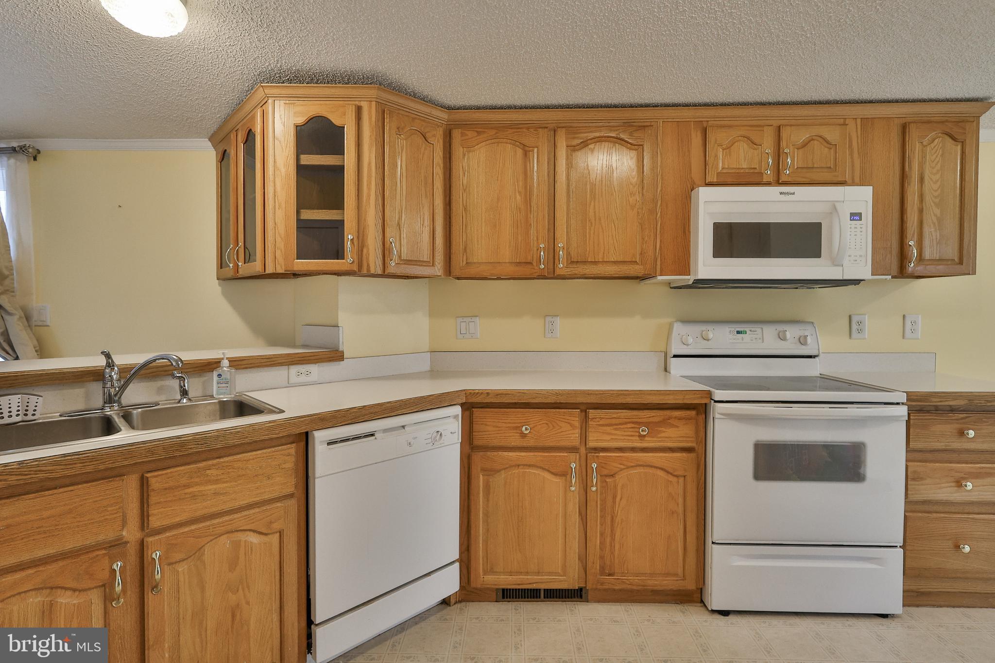 MELODYLAKESCNTRYCLUB - Residential