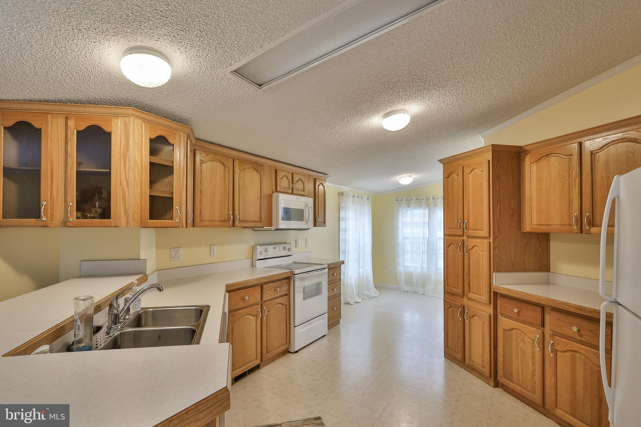 MELODYLAKESCNTRYCLUB - Residential