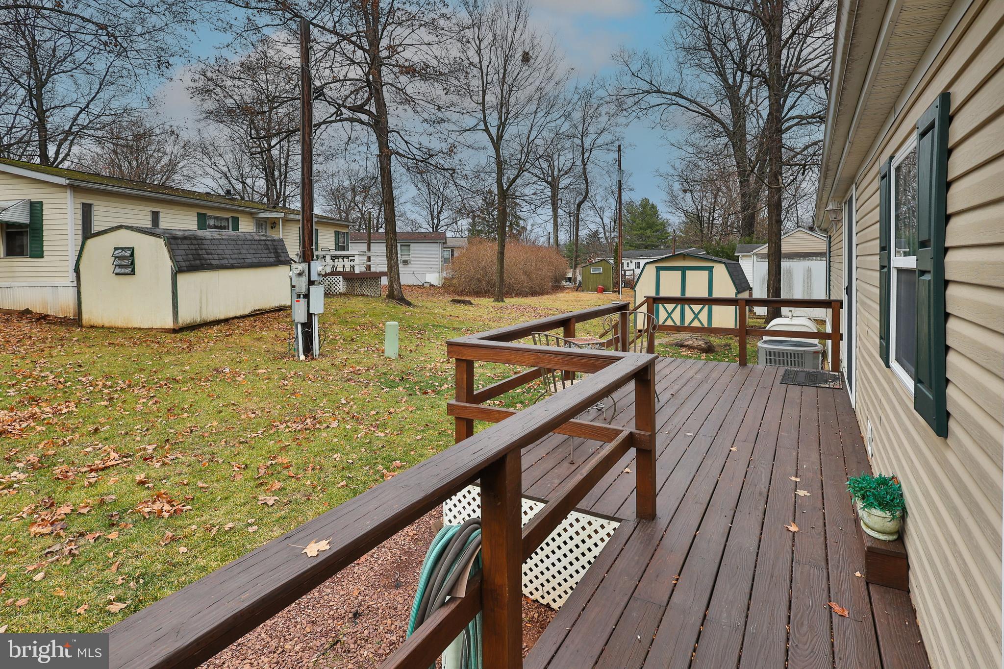 MELODYLAKESCNTRYCLUB - Residential