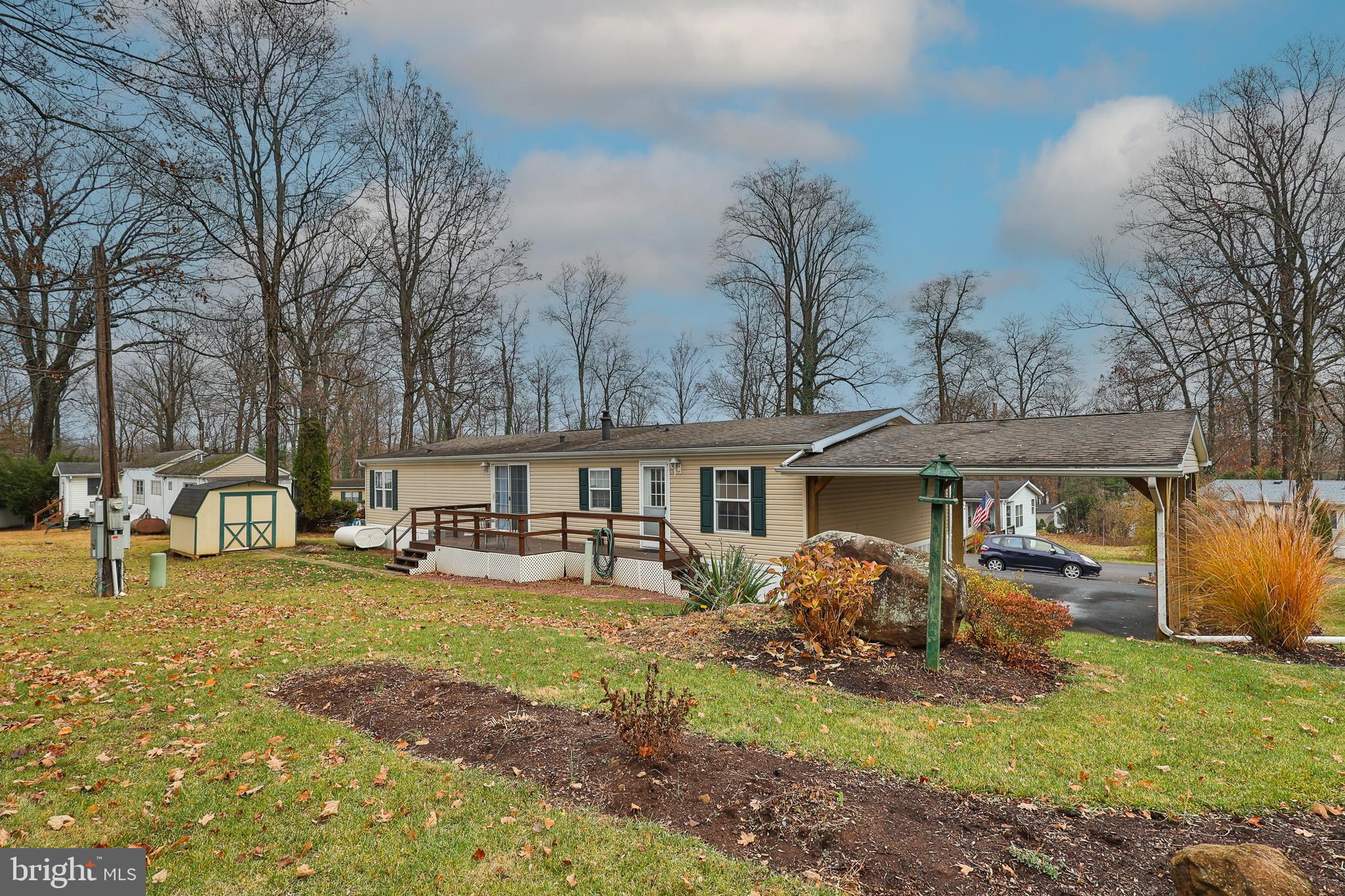 MELODYLAKESCNTRYCLUB - Residential