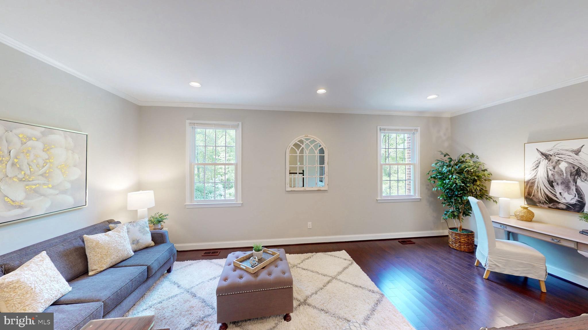 OAKBOROUGH SQUARE - Residential