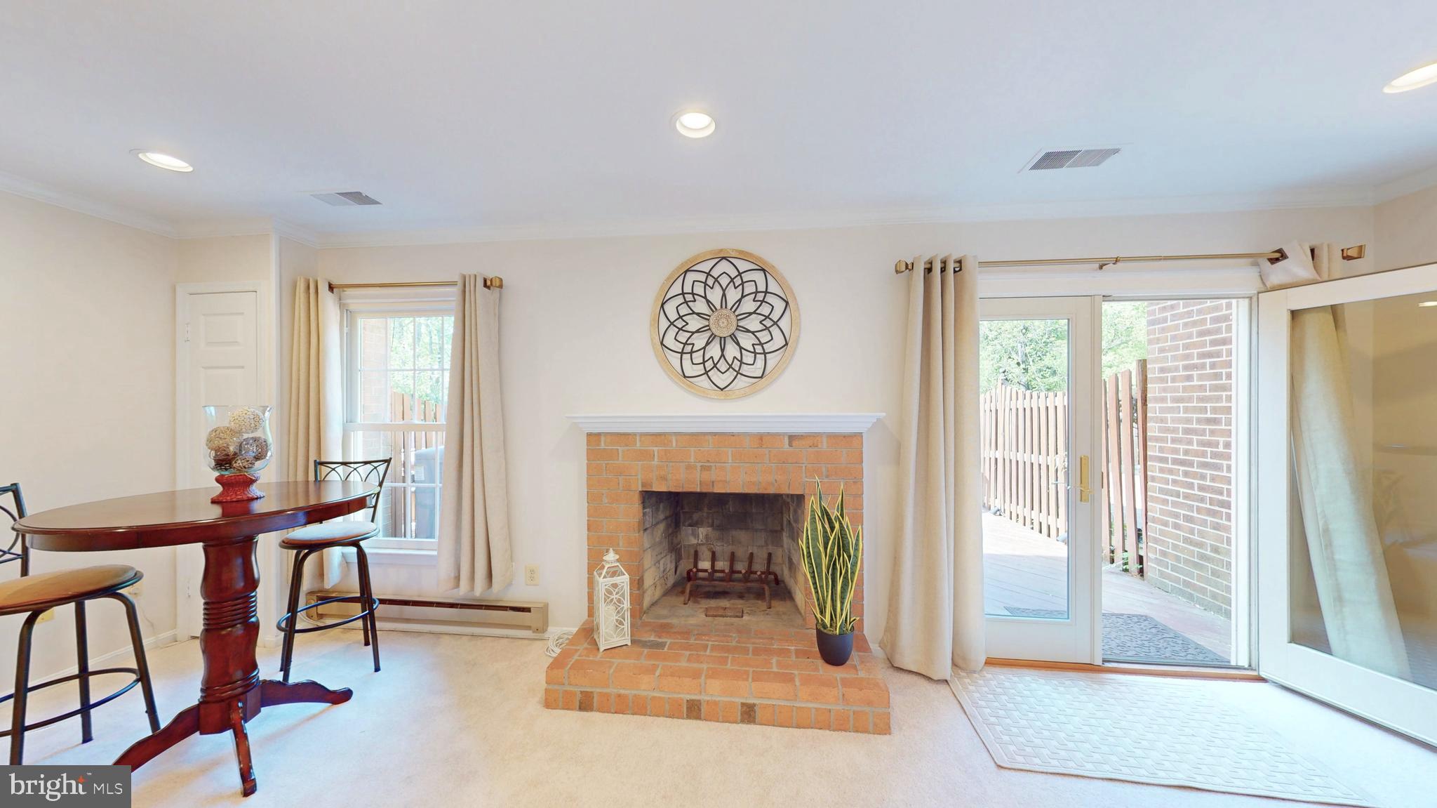 OAKBOROUGH SQUARE - Residential