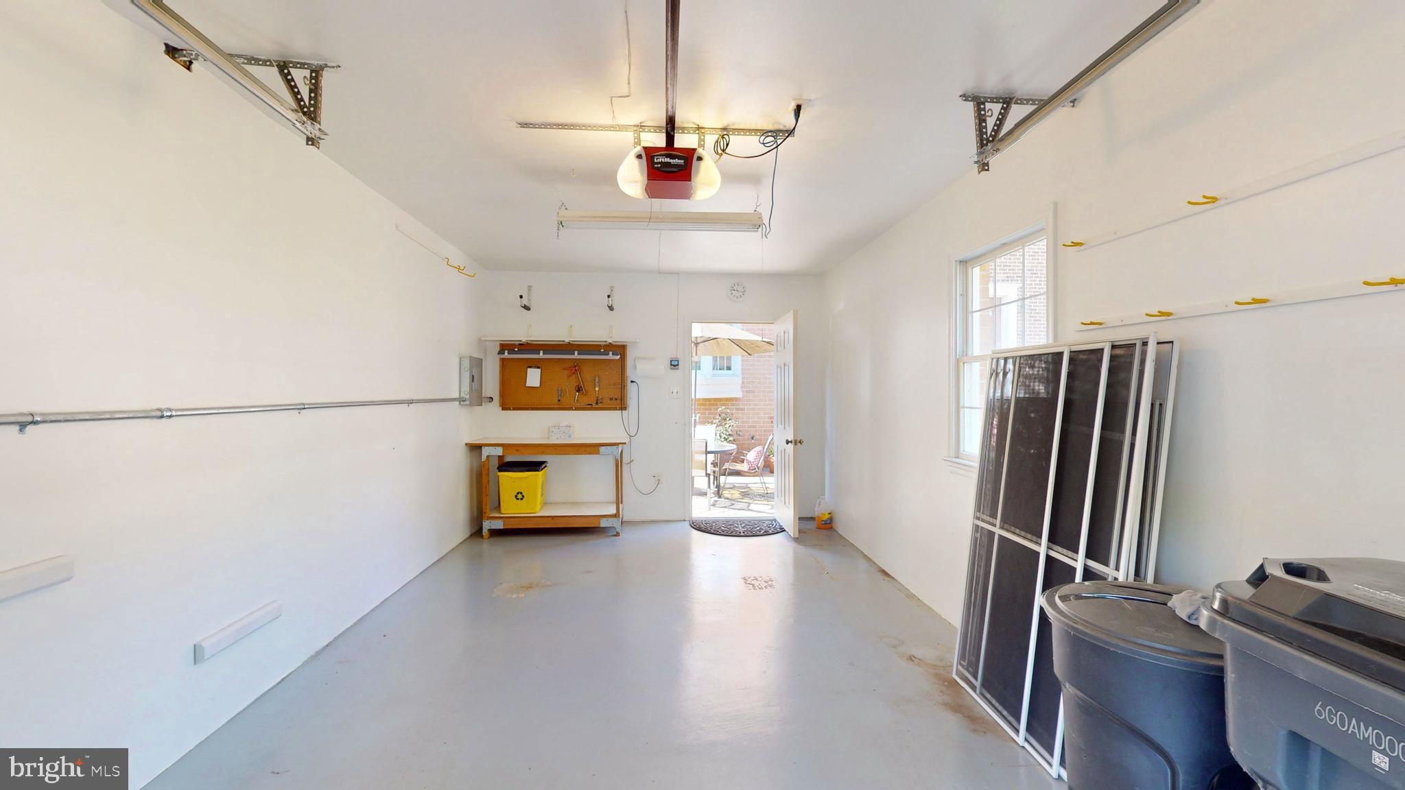 OAKBOROUGH SQUARE - Residential