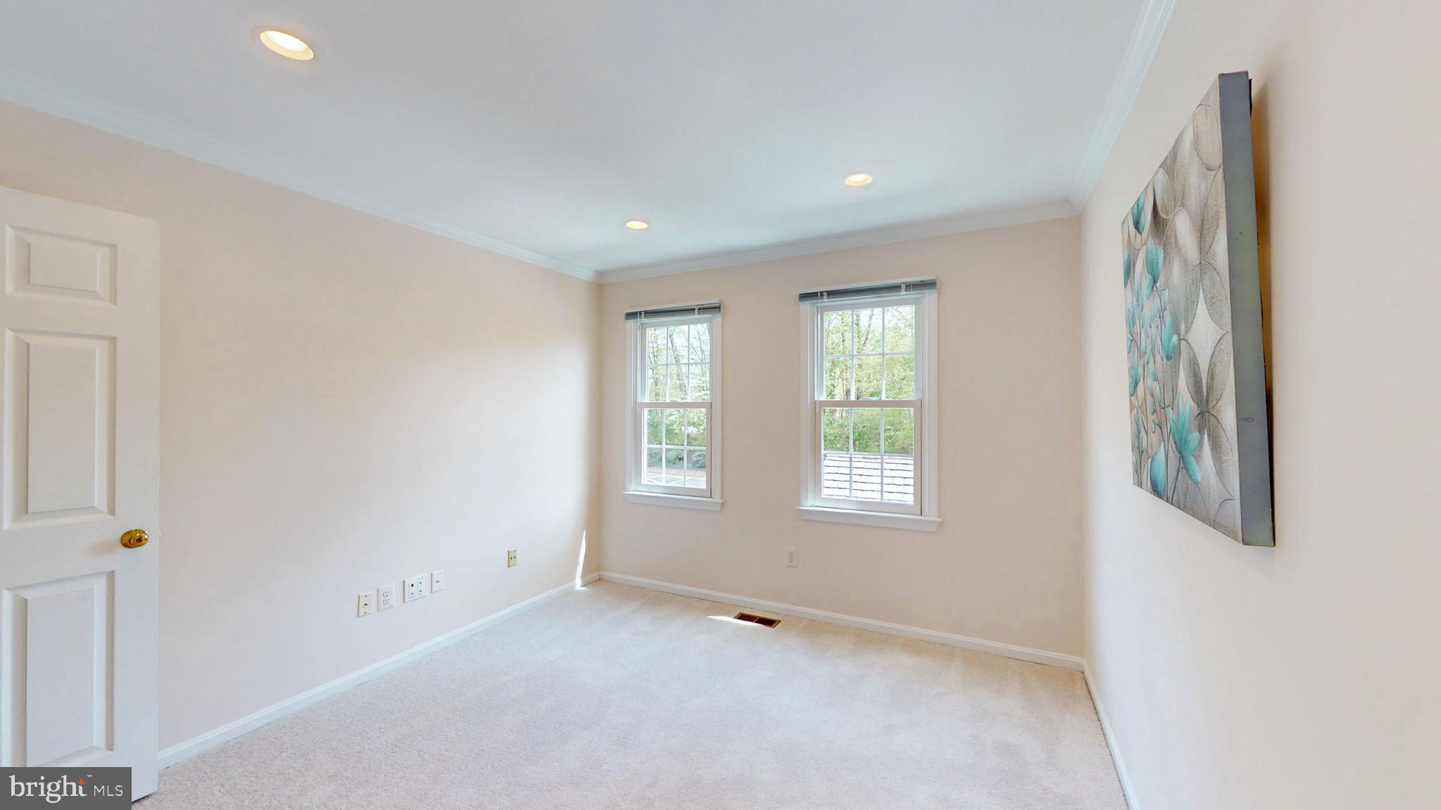 OAKBOROUGH SQUARE - Residential