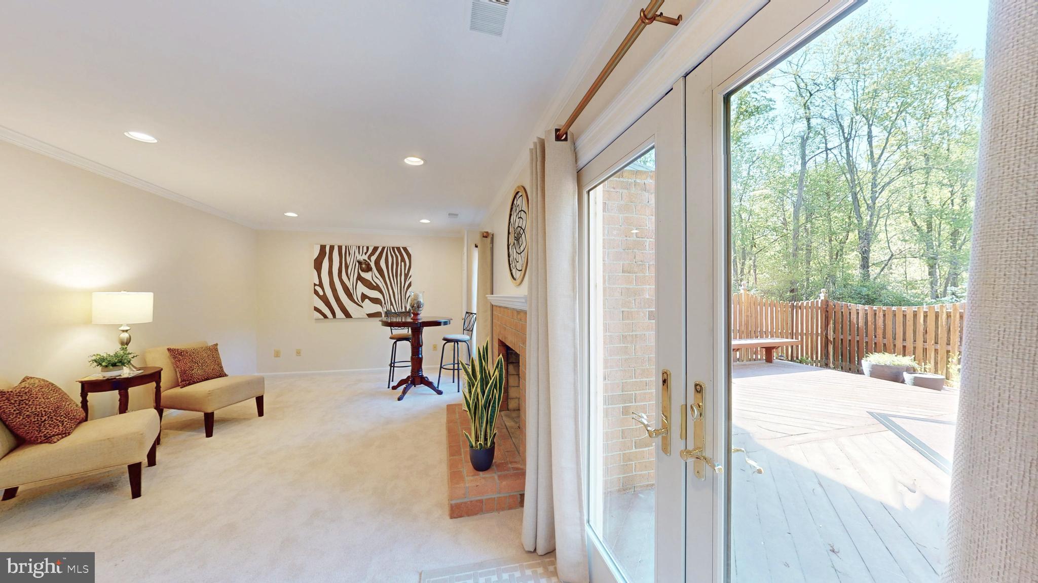 OAKBOROUGH SQUARE - Residential