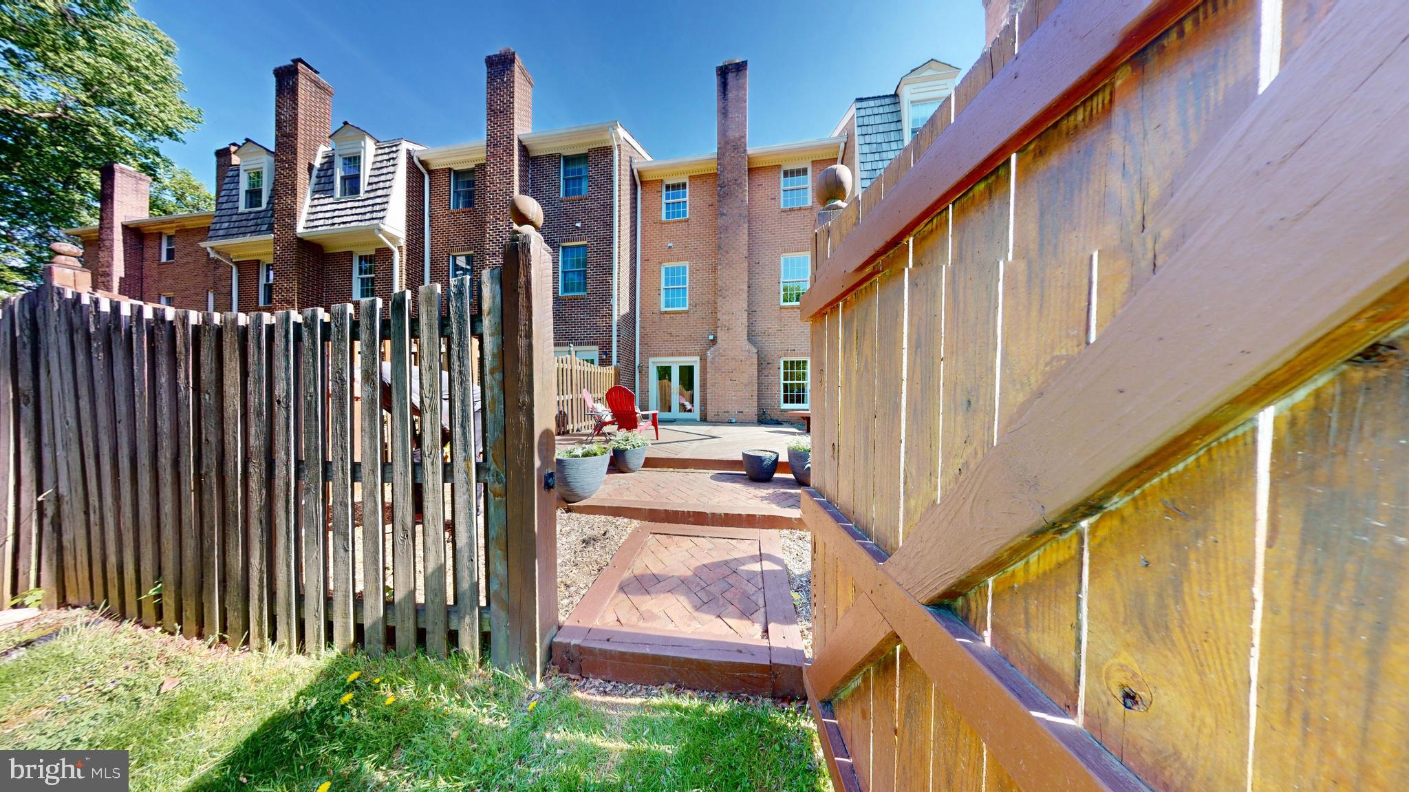 OAKBOROUGH SQUARE - Residential