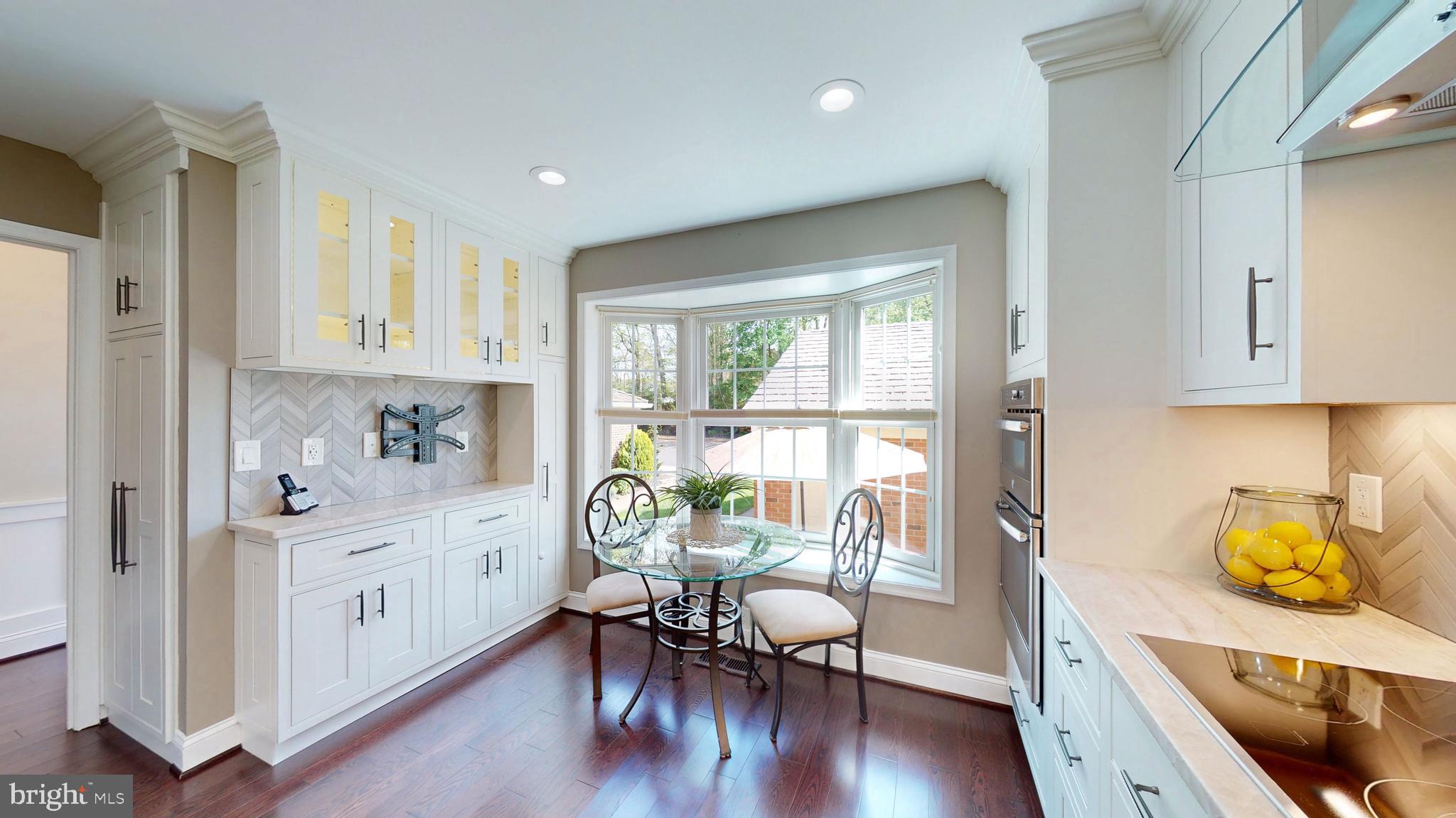 OAKBOROUGH SQUARE - Residential