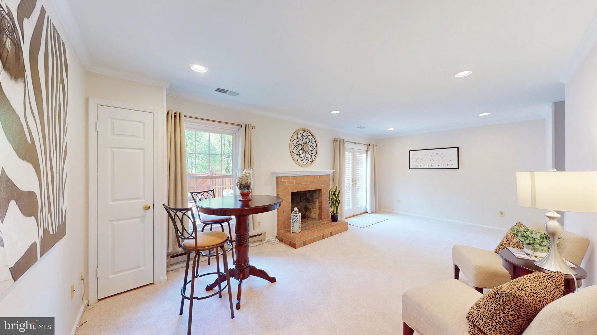 OAKBOROUGH SQUARE - Residential