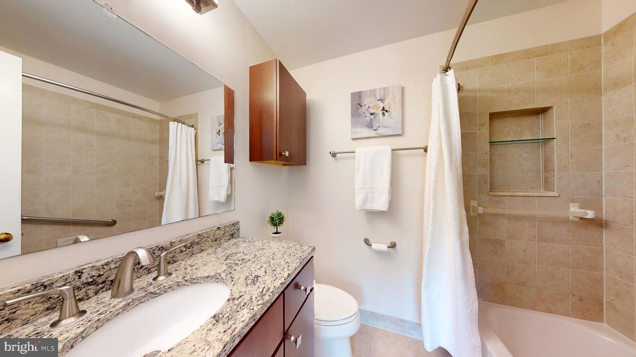 OAKBOROUGH SQUARE - Residential