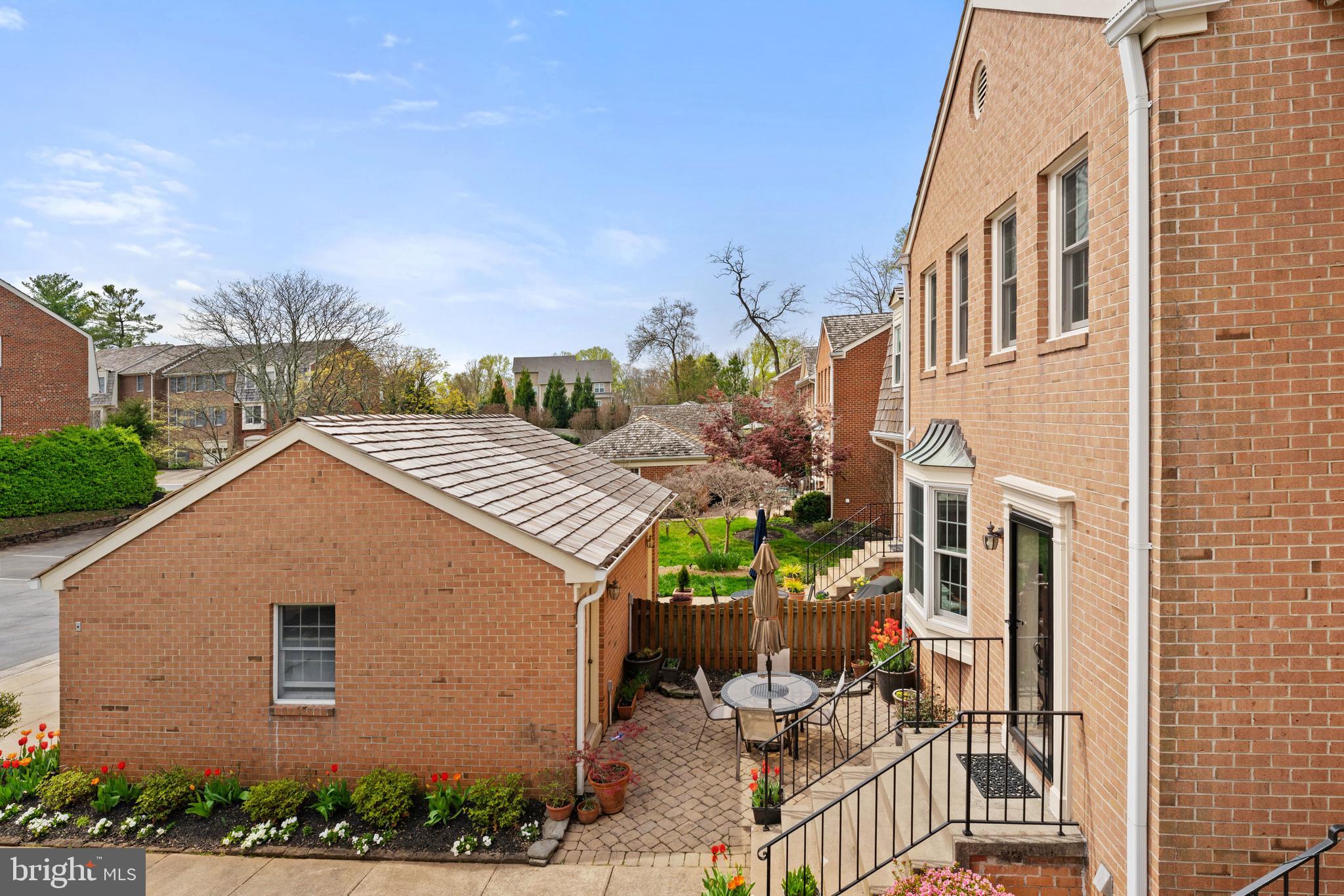 OAKBOROUGH SQUARE - Residential