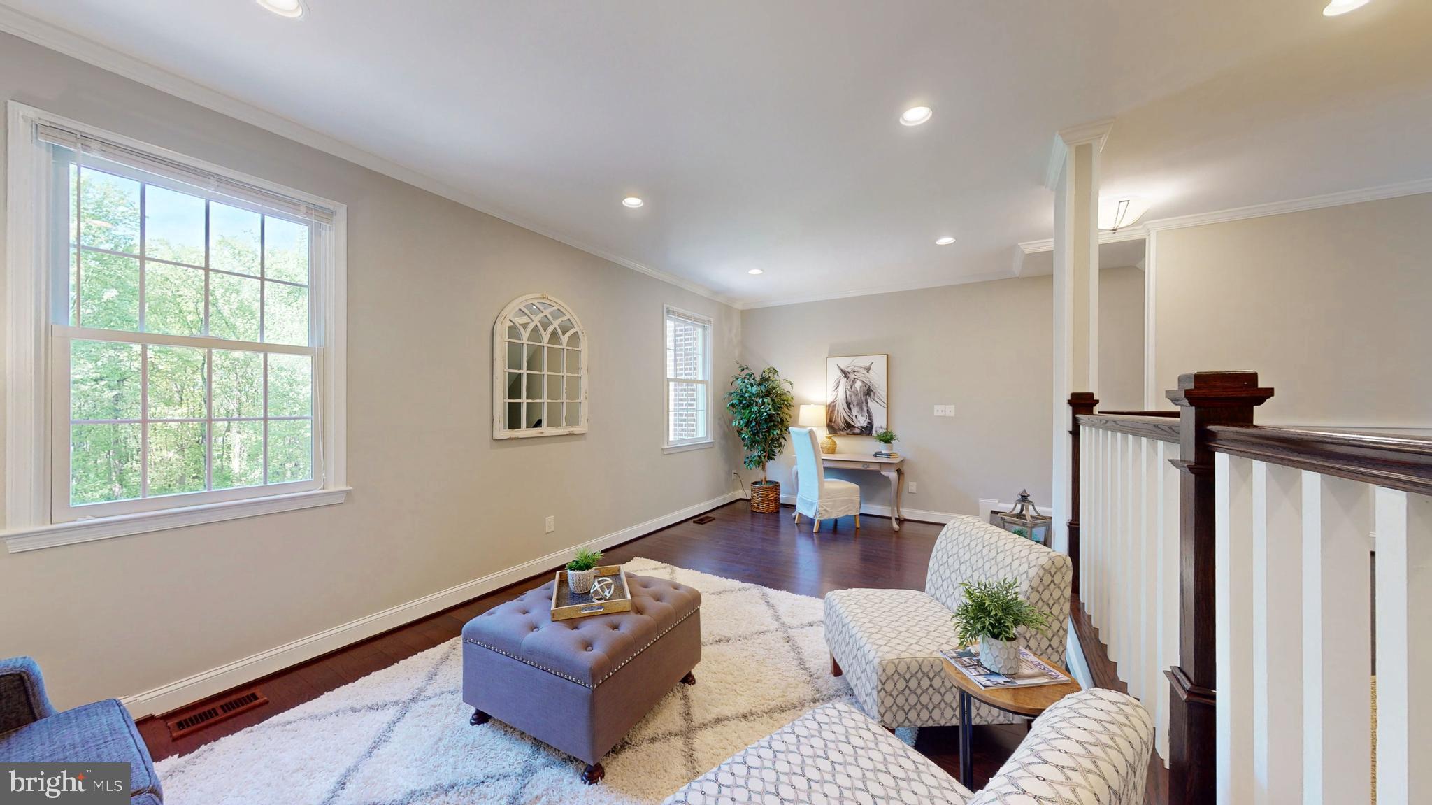 OAKBOROUGH SQUARE - Residential