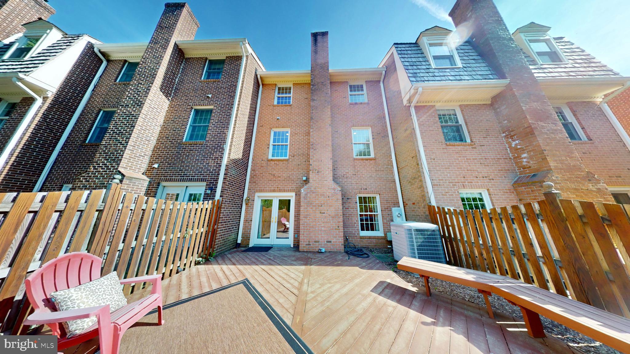 OAKBOROUGH SQUARE - Residential