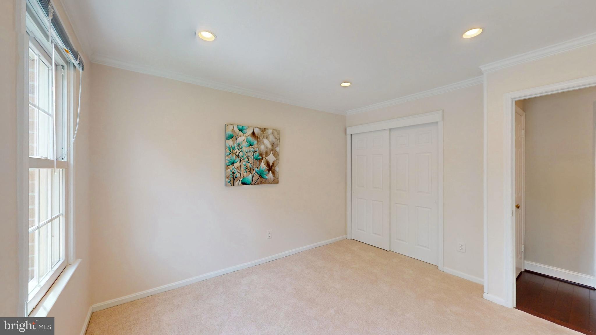 OAKBOROUGH SQUARE - Residential