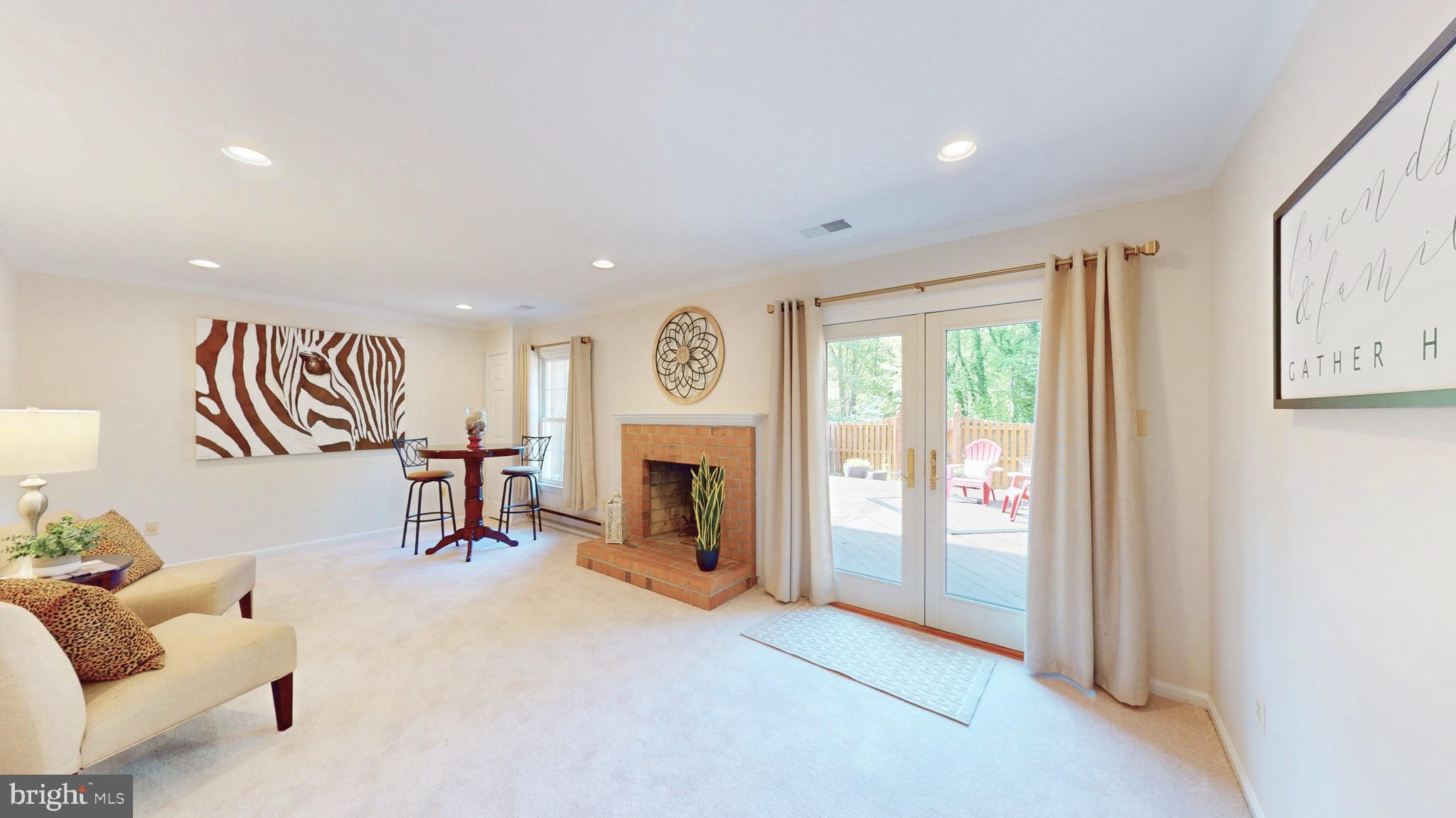 OAKBOROUGH SQUARE - Residential