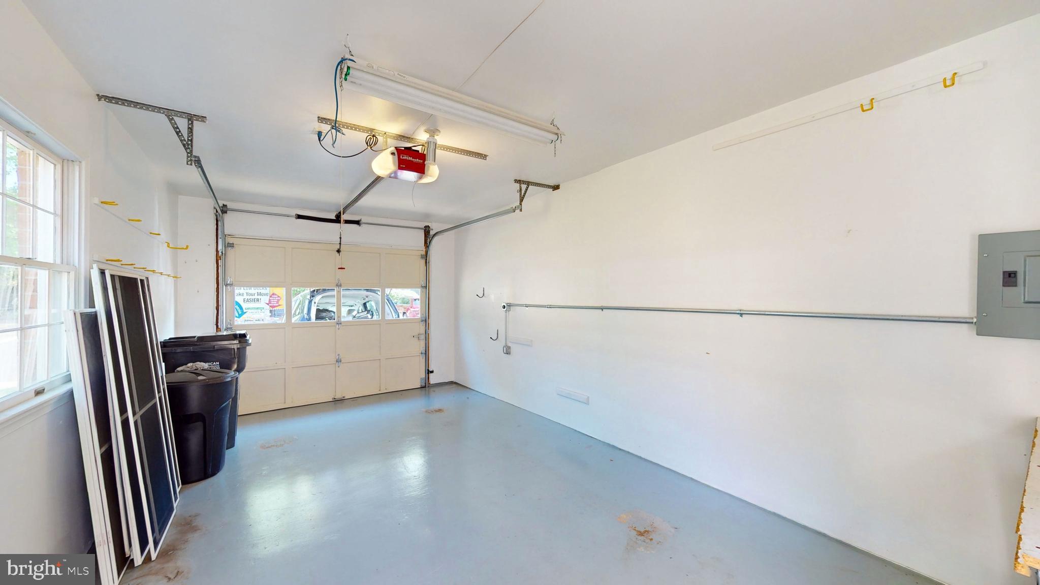 OAKBOROUGH SQUARE - Residential