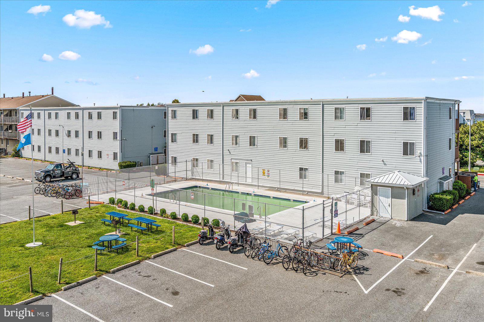 BAYSHORE ESTATES - Residential