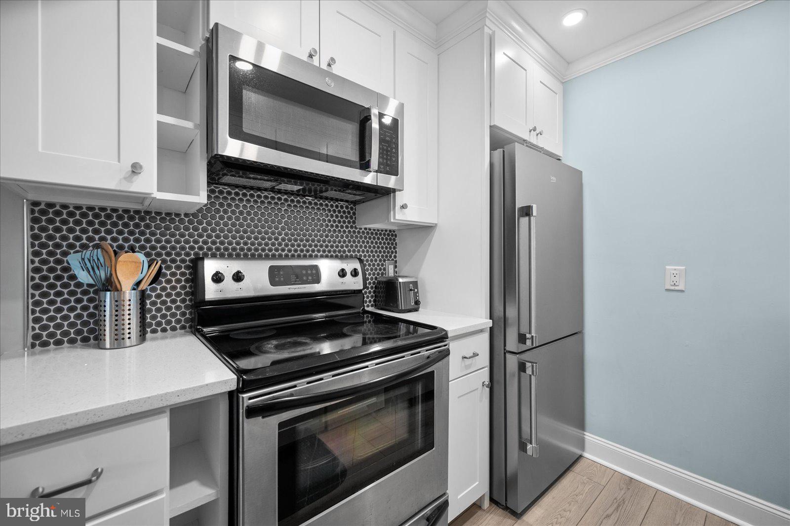 BAYSHORE ESTATES - Residential