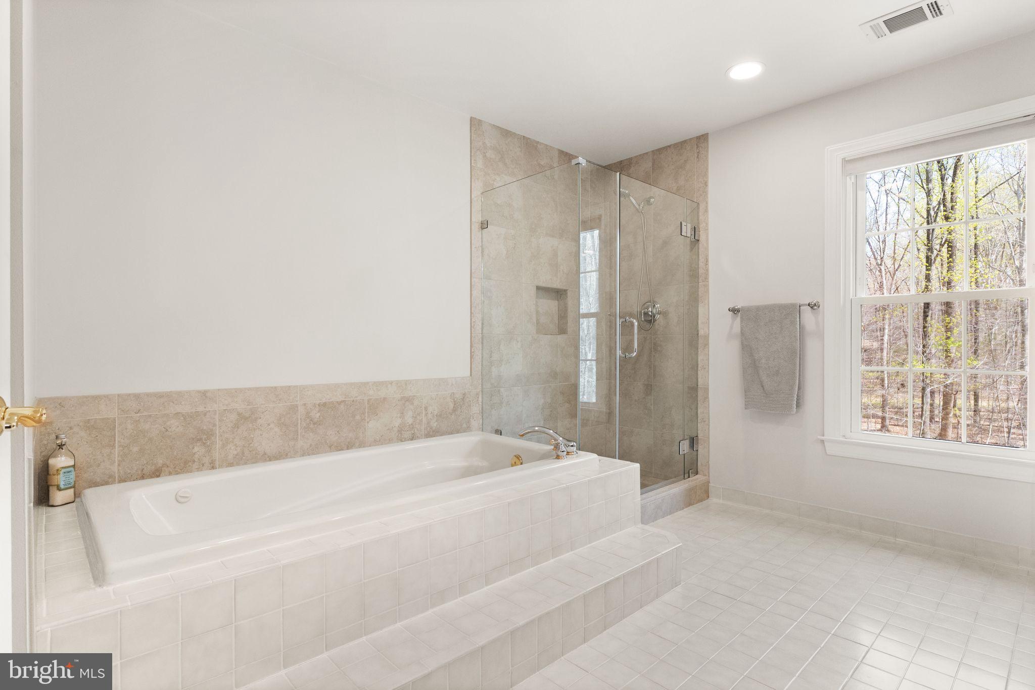 ARDMORE WOODS - Residential