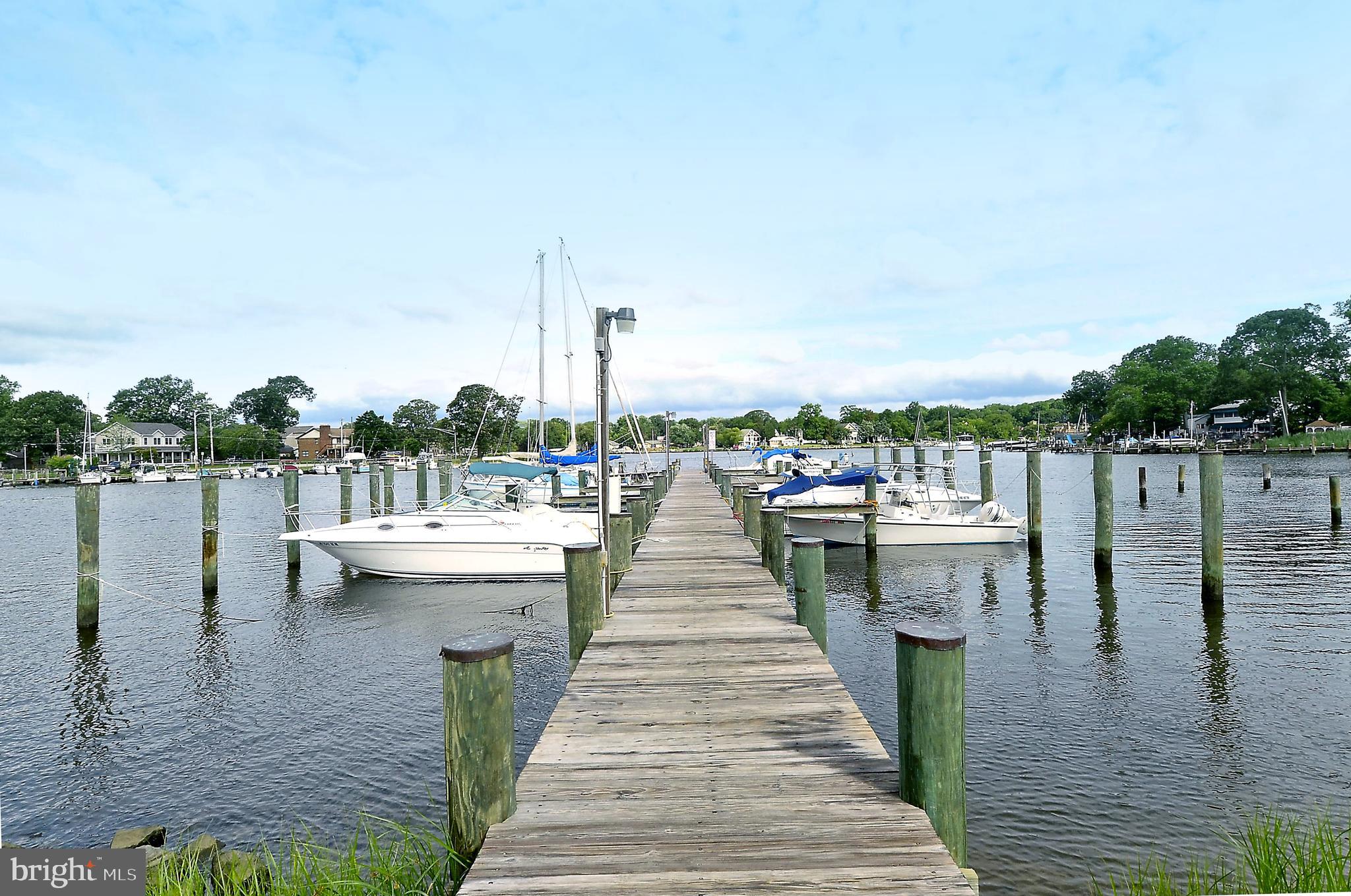 WOODLAND BEACH - Residential