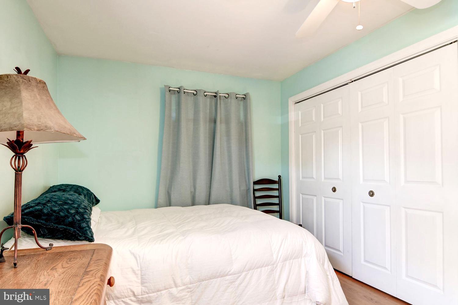 WOODLAND BEACH - Residential