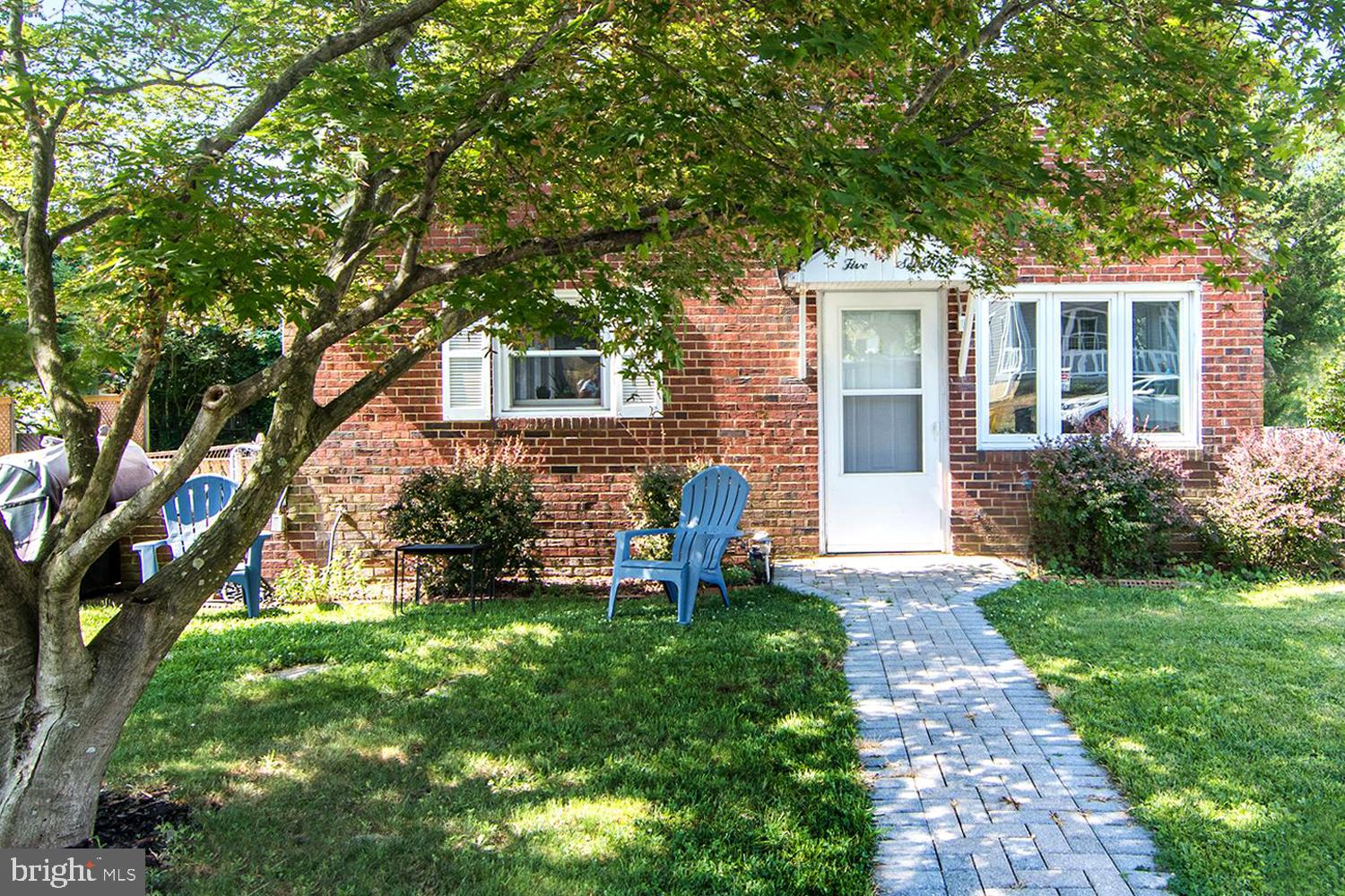 WOODLAND BEACH - Residential