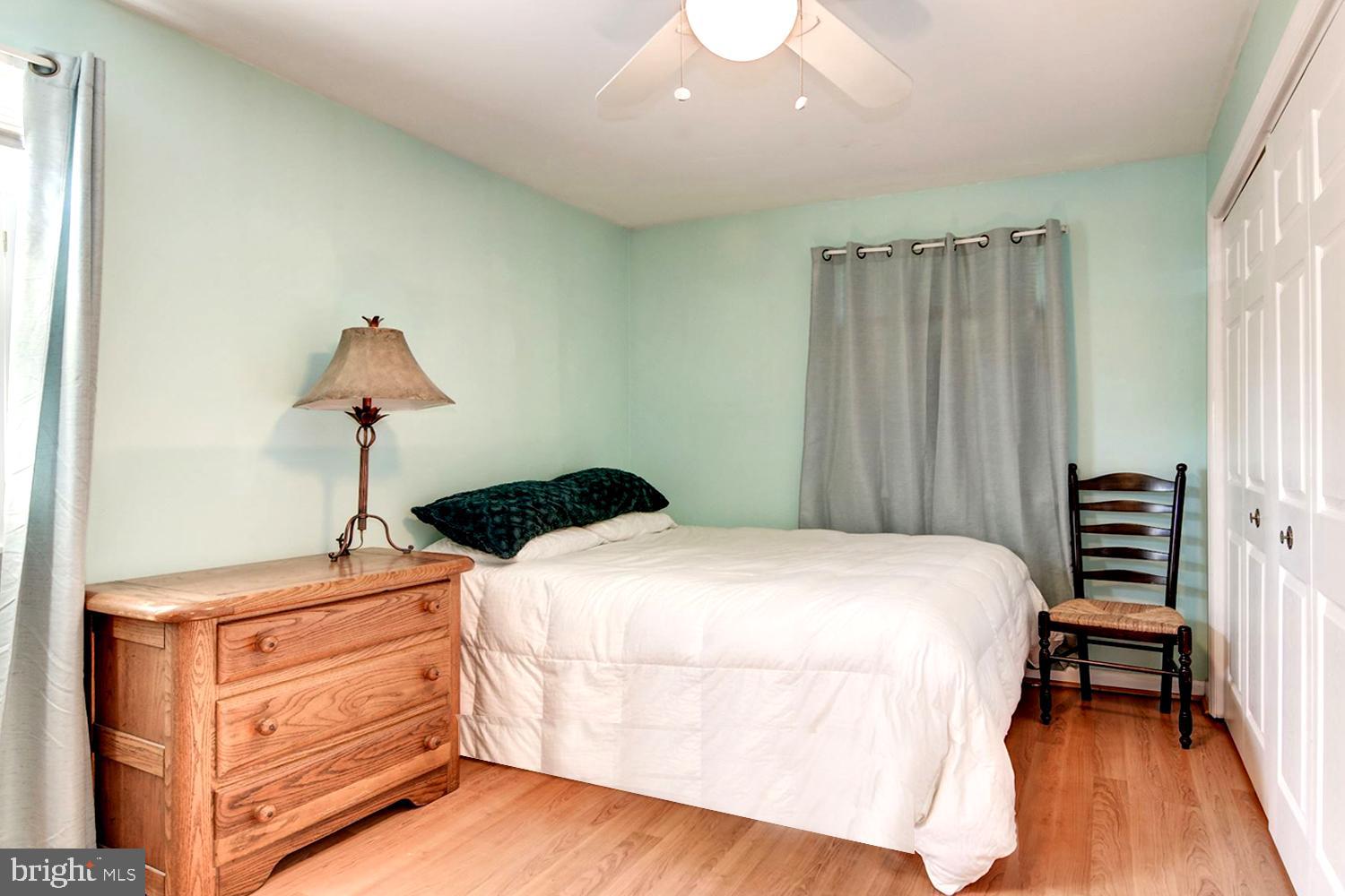 WOODLAND BEACH - Residential