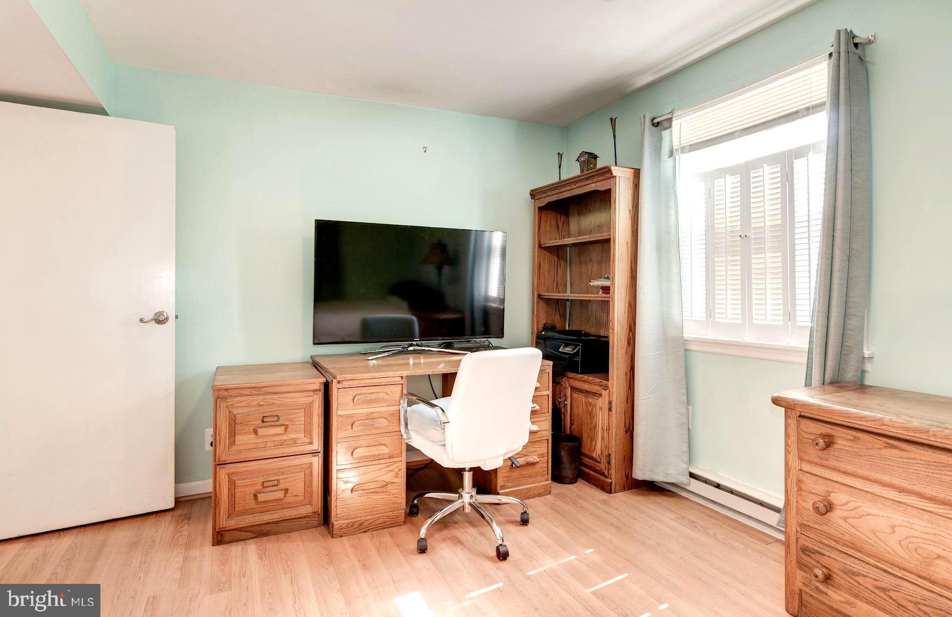 WOODLAND BEACH - Residential