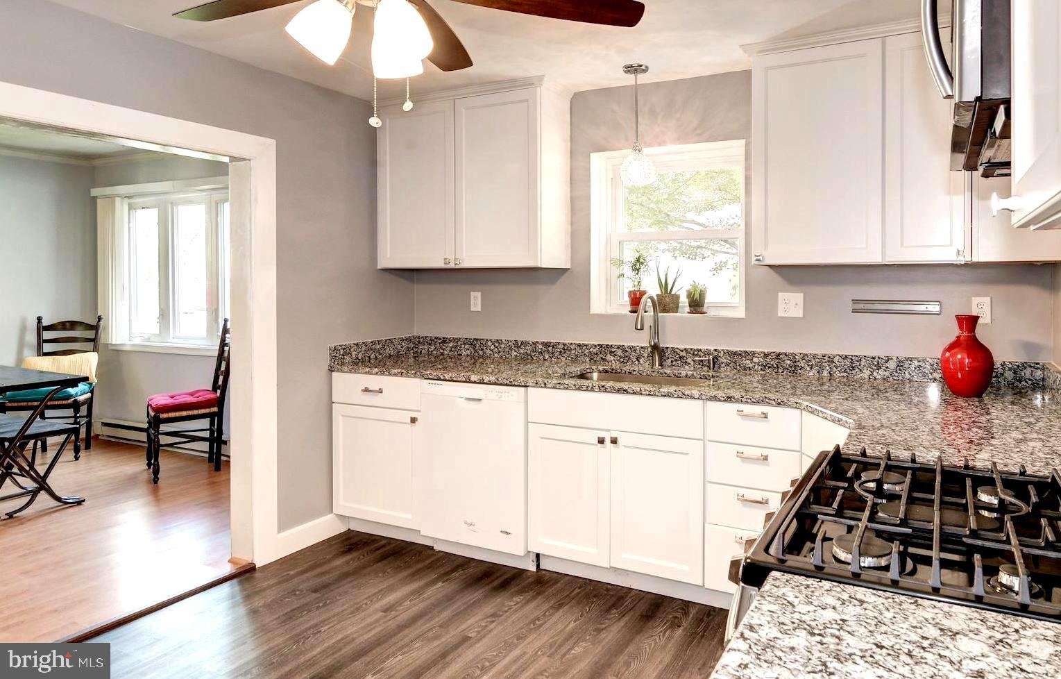 WOODLAND BEACH - Residential