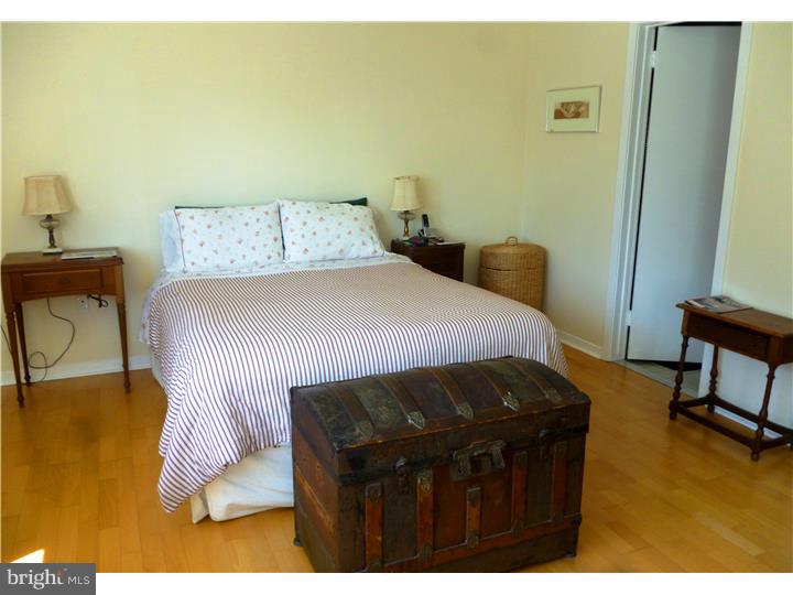 LOGAN SQUARE - Residential