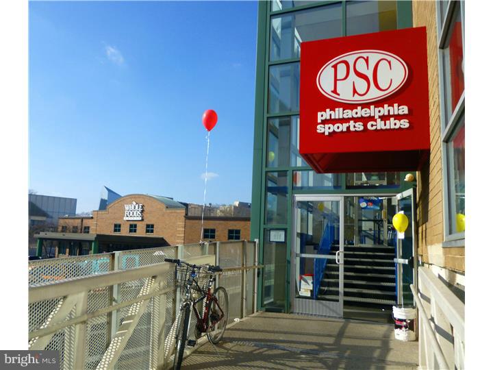 LOGAN SQUARE - Residential