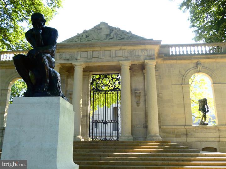 LOGAN SQUARE - Residential