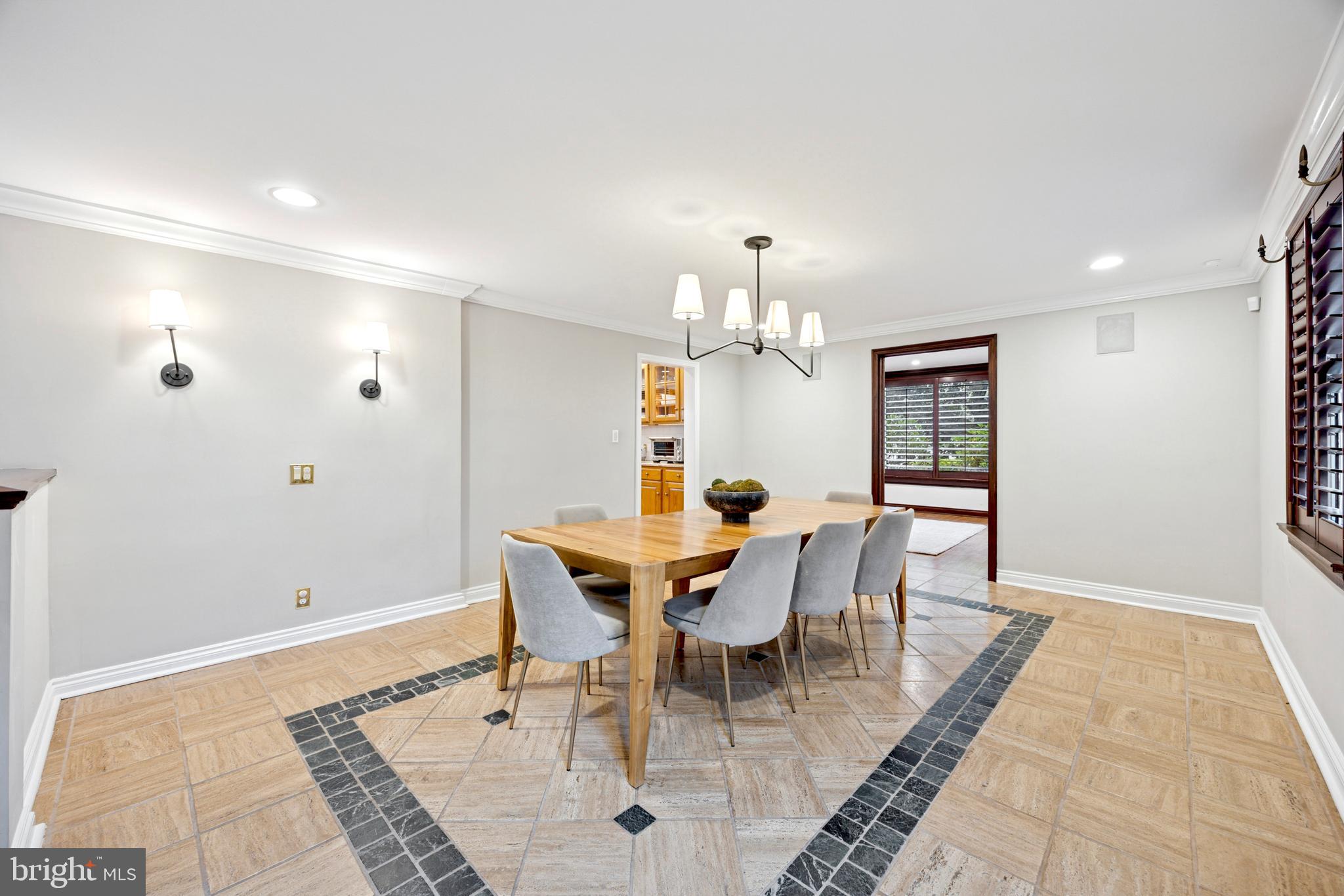 GLADWYNE - Residential