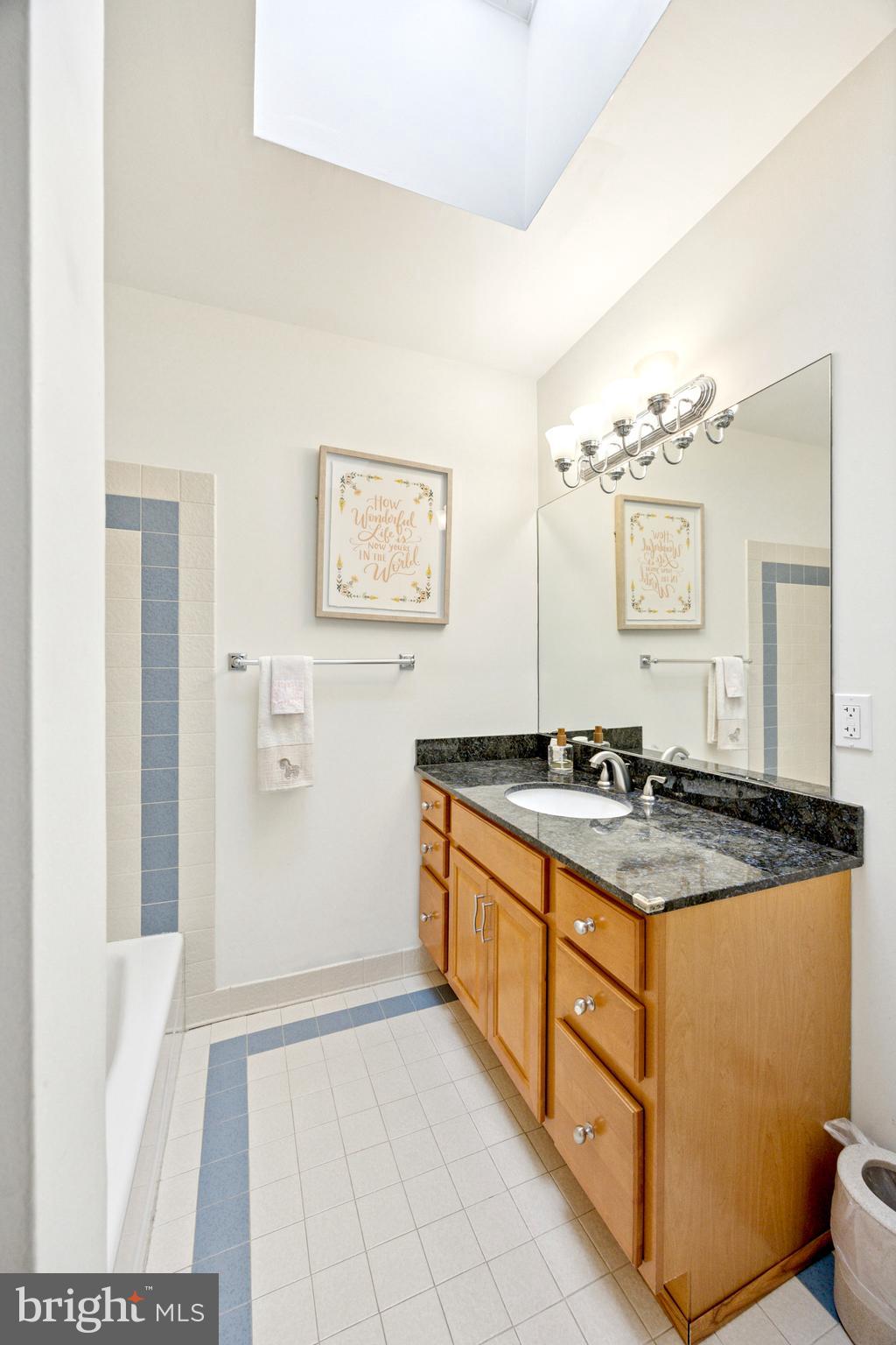 GLADWYNE - Residential