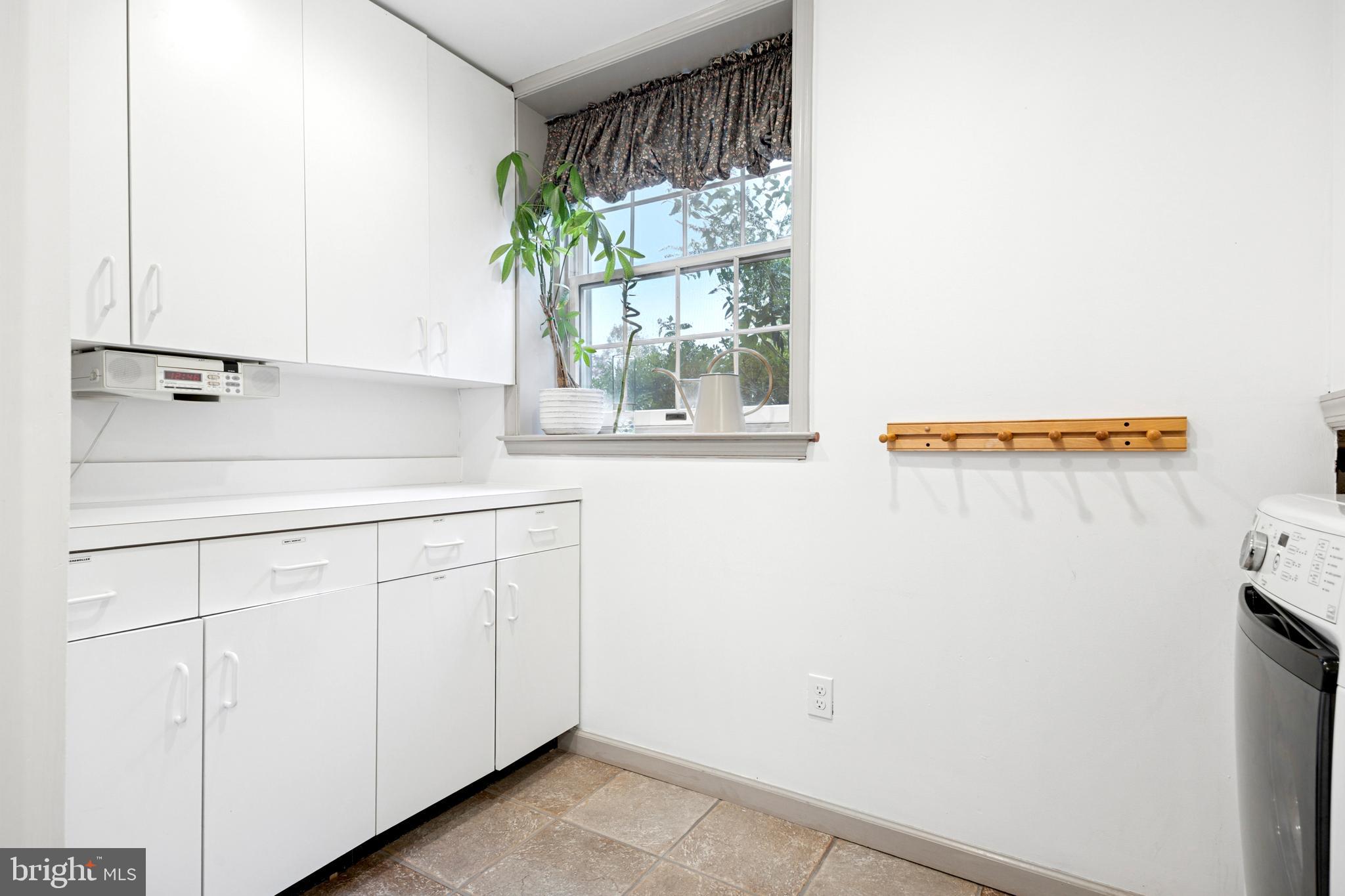 GLADWYNE - Residential