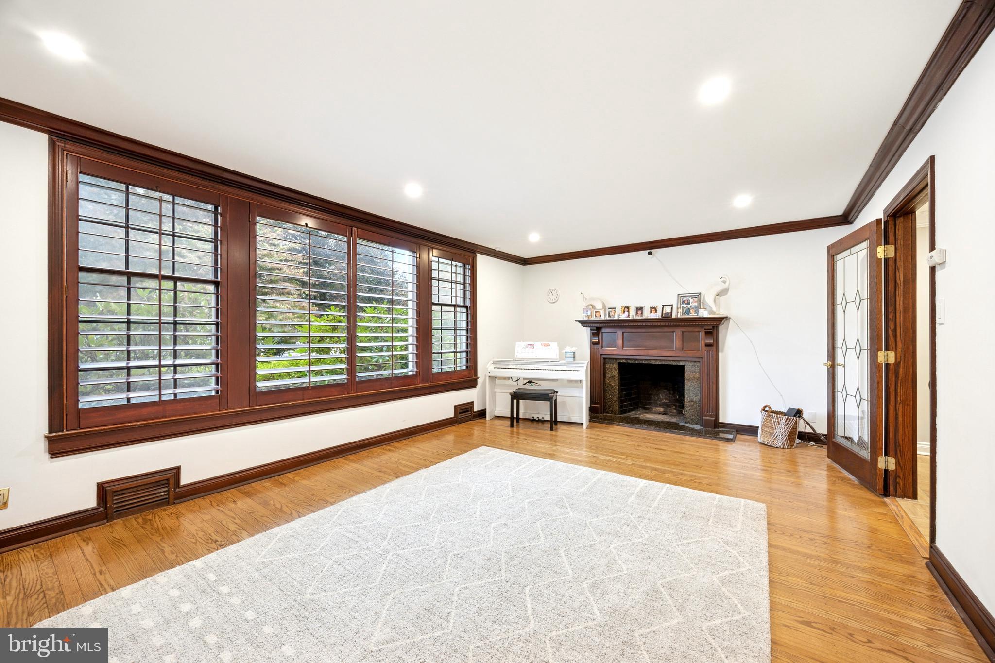 GLADWYNE - Residential