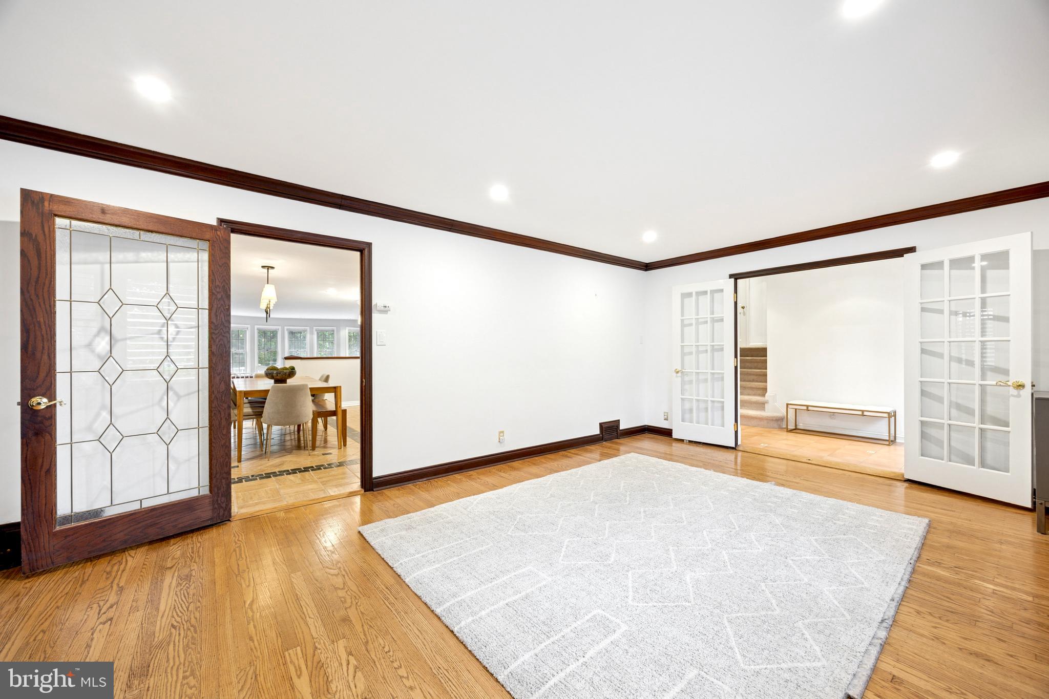 GLADWYNE - Residential