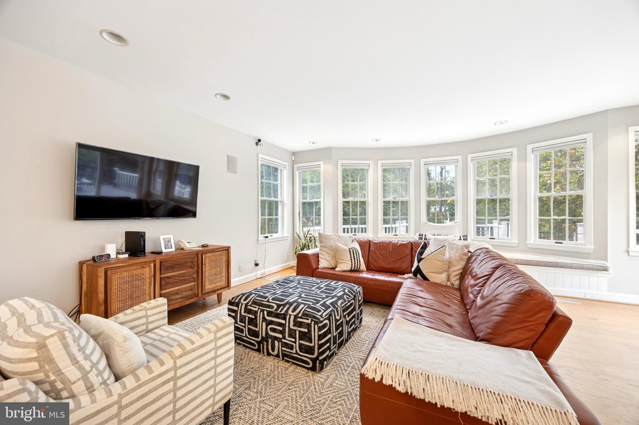 GLADWYNE - Residential