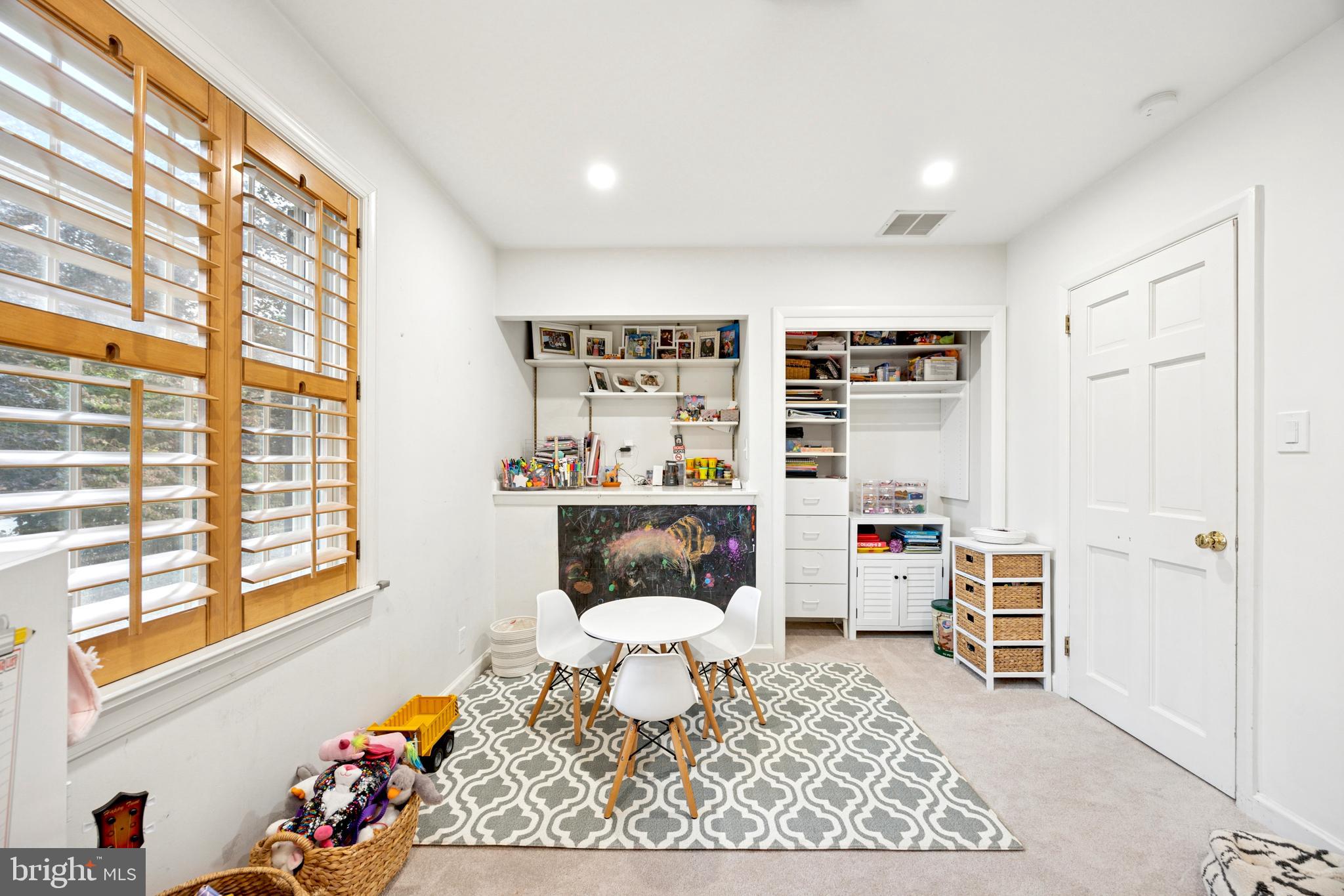 GLADWYNE - Residential